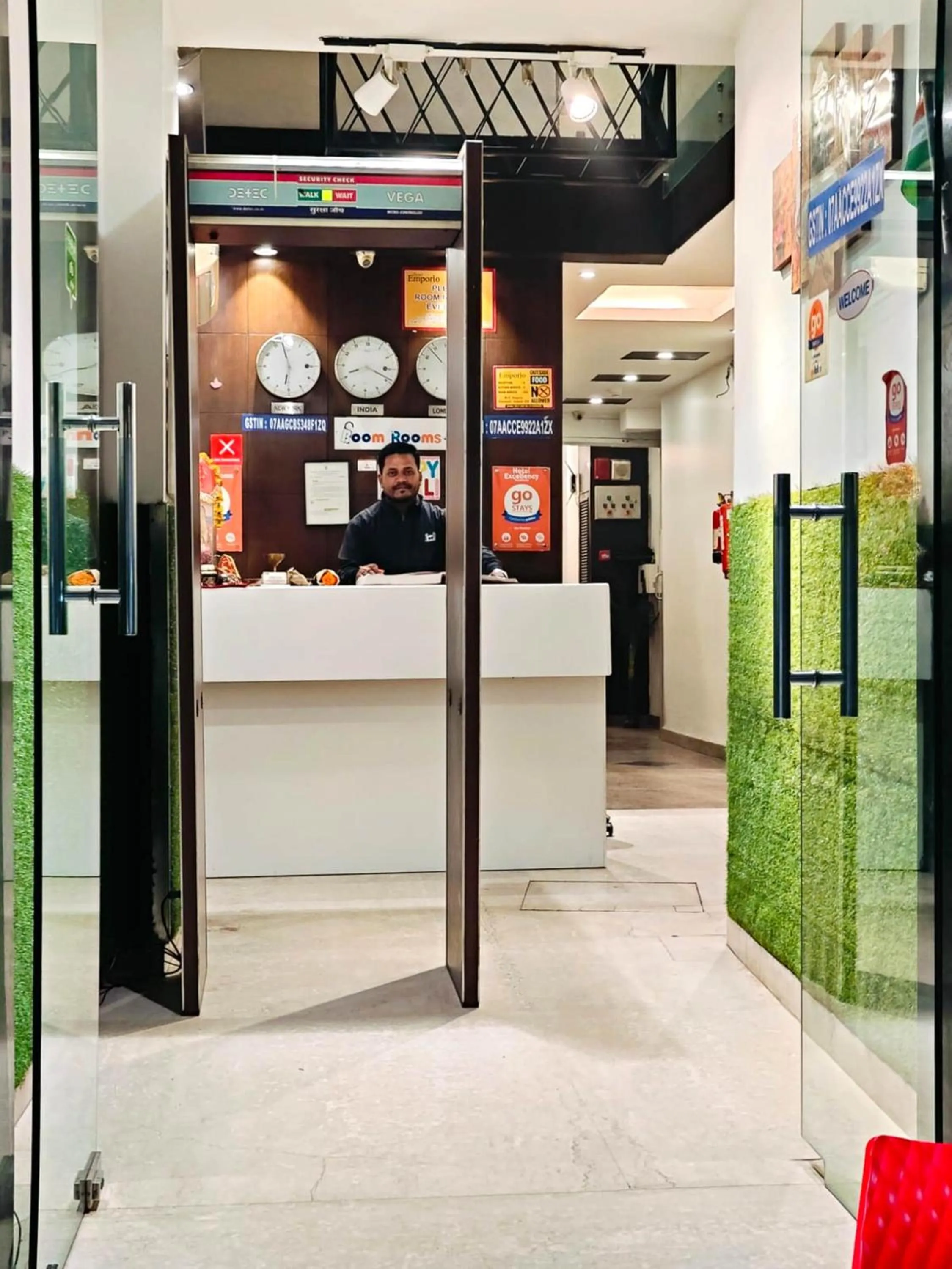 Property building in Hotel Emporio Near New Delhi Railway Station - Paharganj