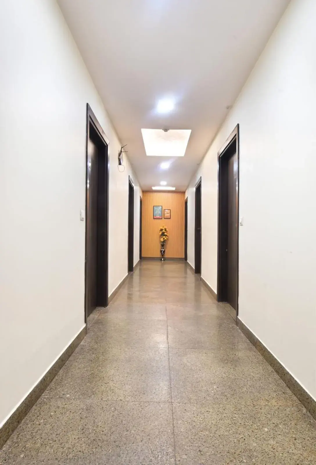 Property building in Hotel Emporio Near New Delhi Railway Station - Paharganj Property building in Hotel Emporio Near New Delhi Railway Station - Paharganj