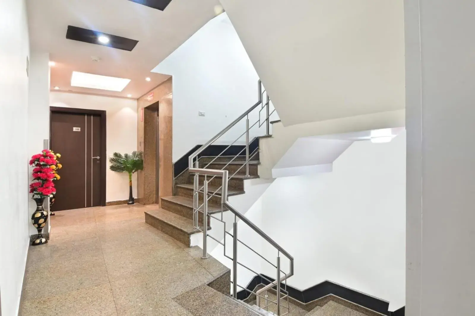 Property building in Hotel Emporio Near New Delhi Railway Station - Paharganj Property building in Hotel Emporio Near New Delhi Railway Station - Paharganj