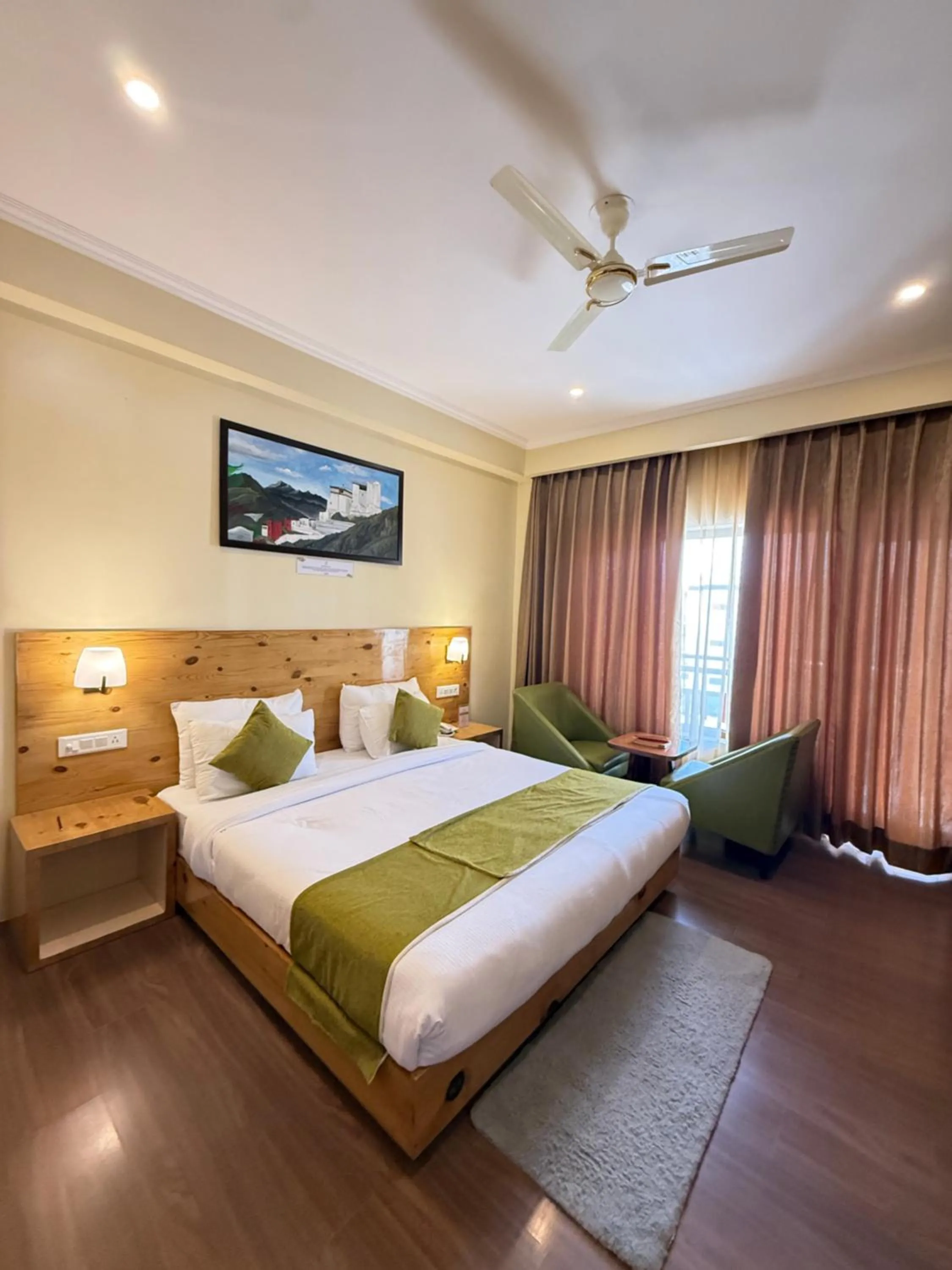 Bed in Crown Himalaya