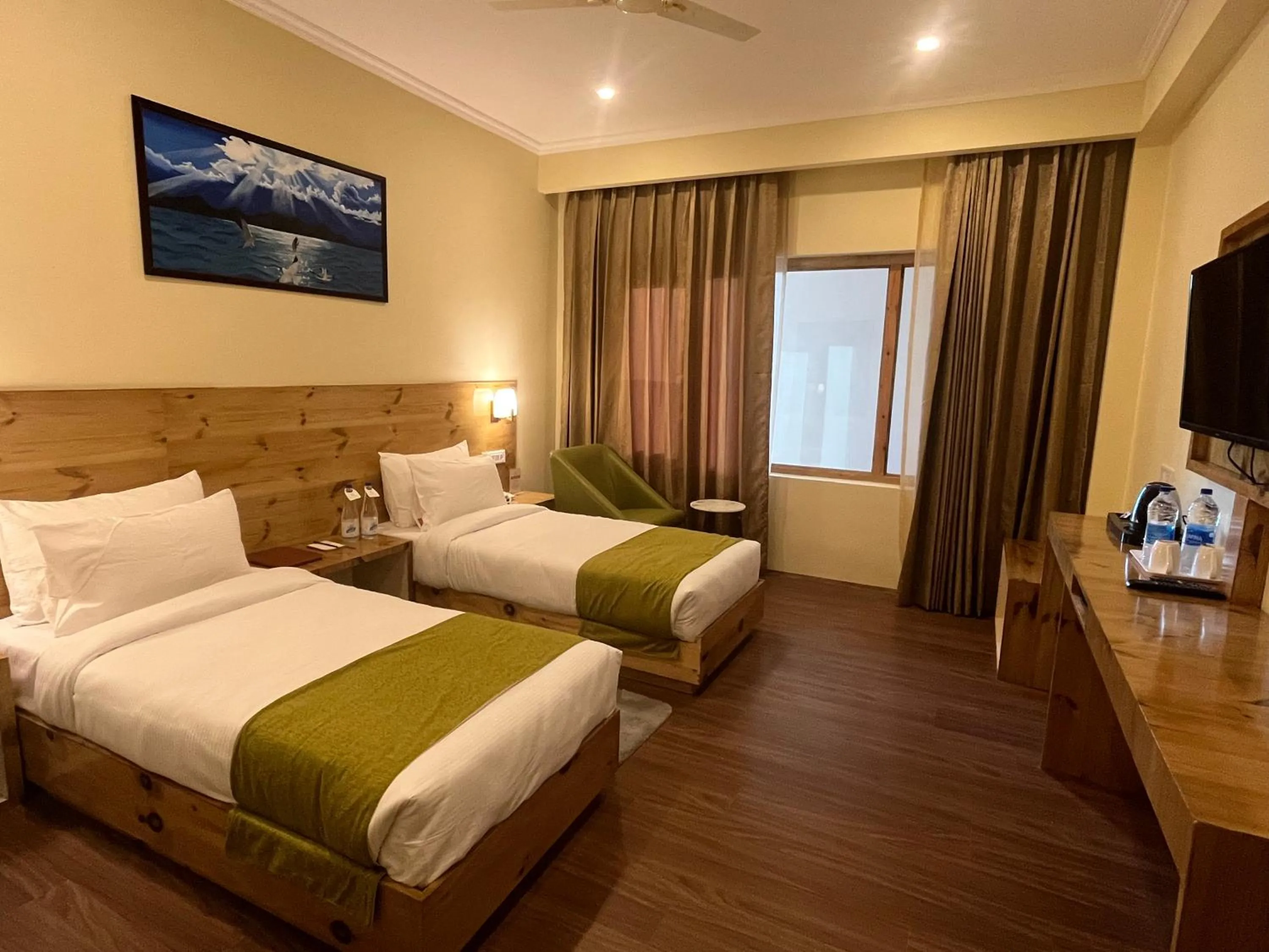 Bed in Crown Himalaya