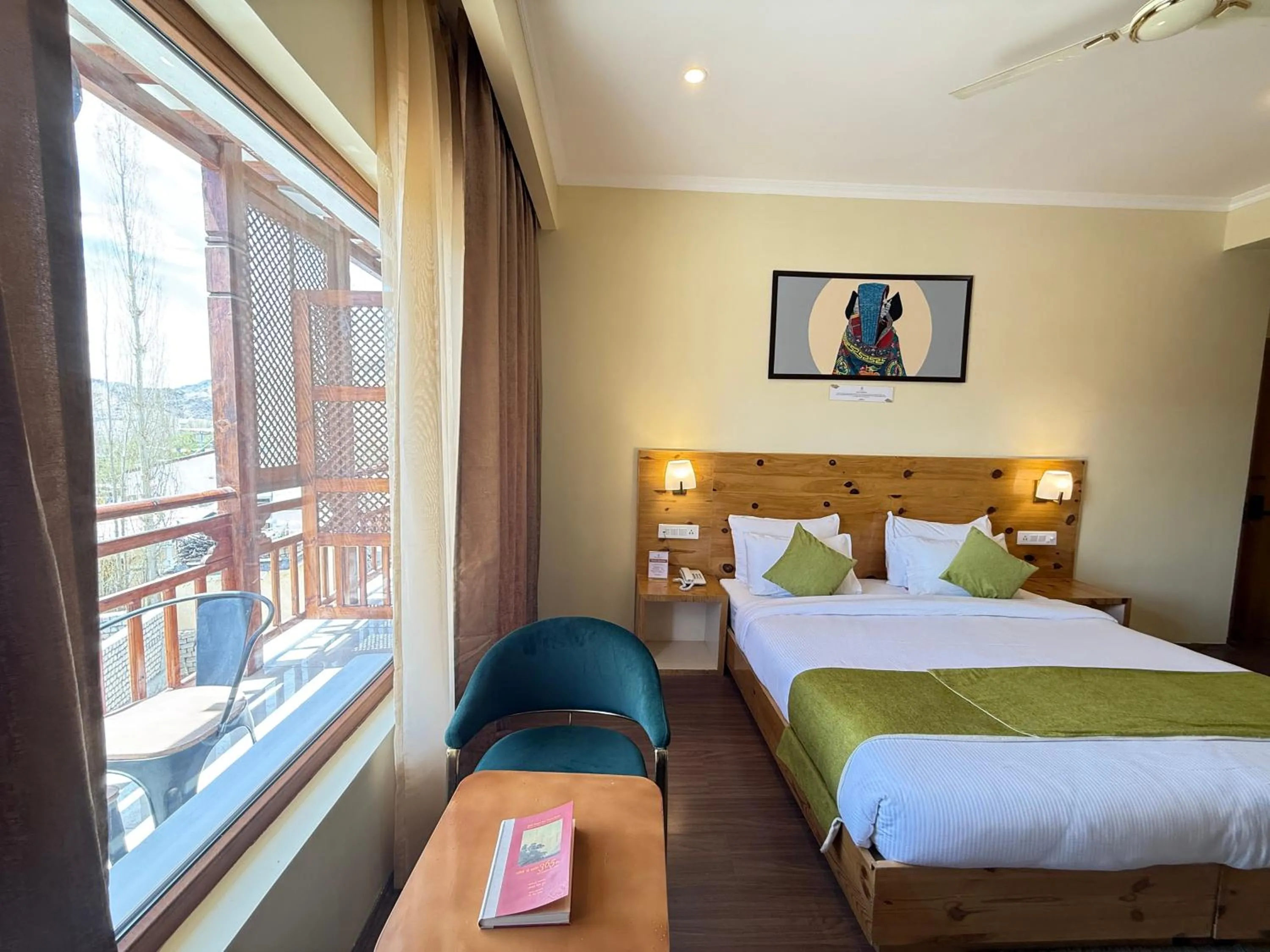 Bed in Crown Himalaya