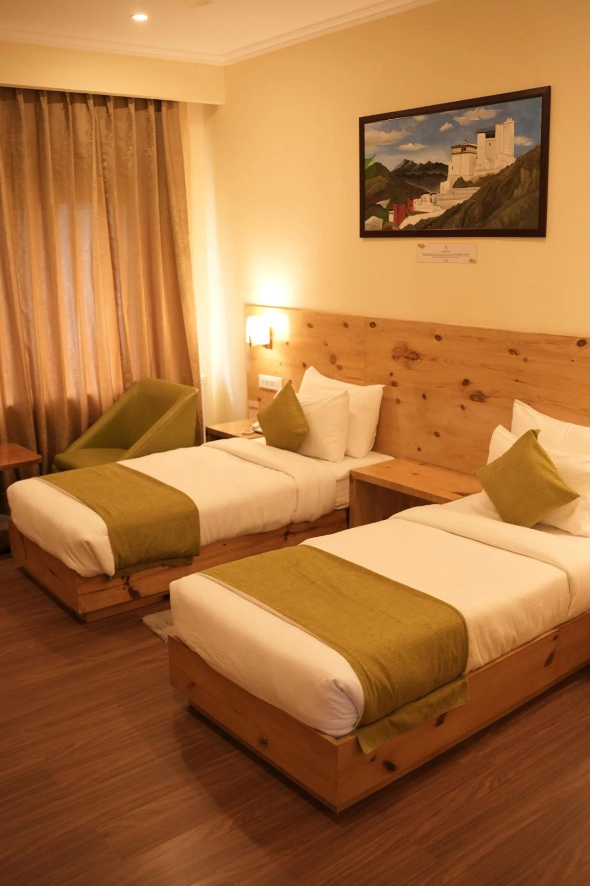 Bed in Crown Himalaya