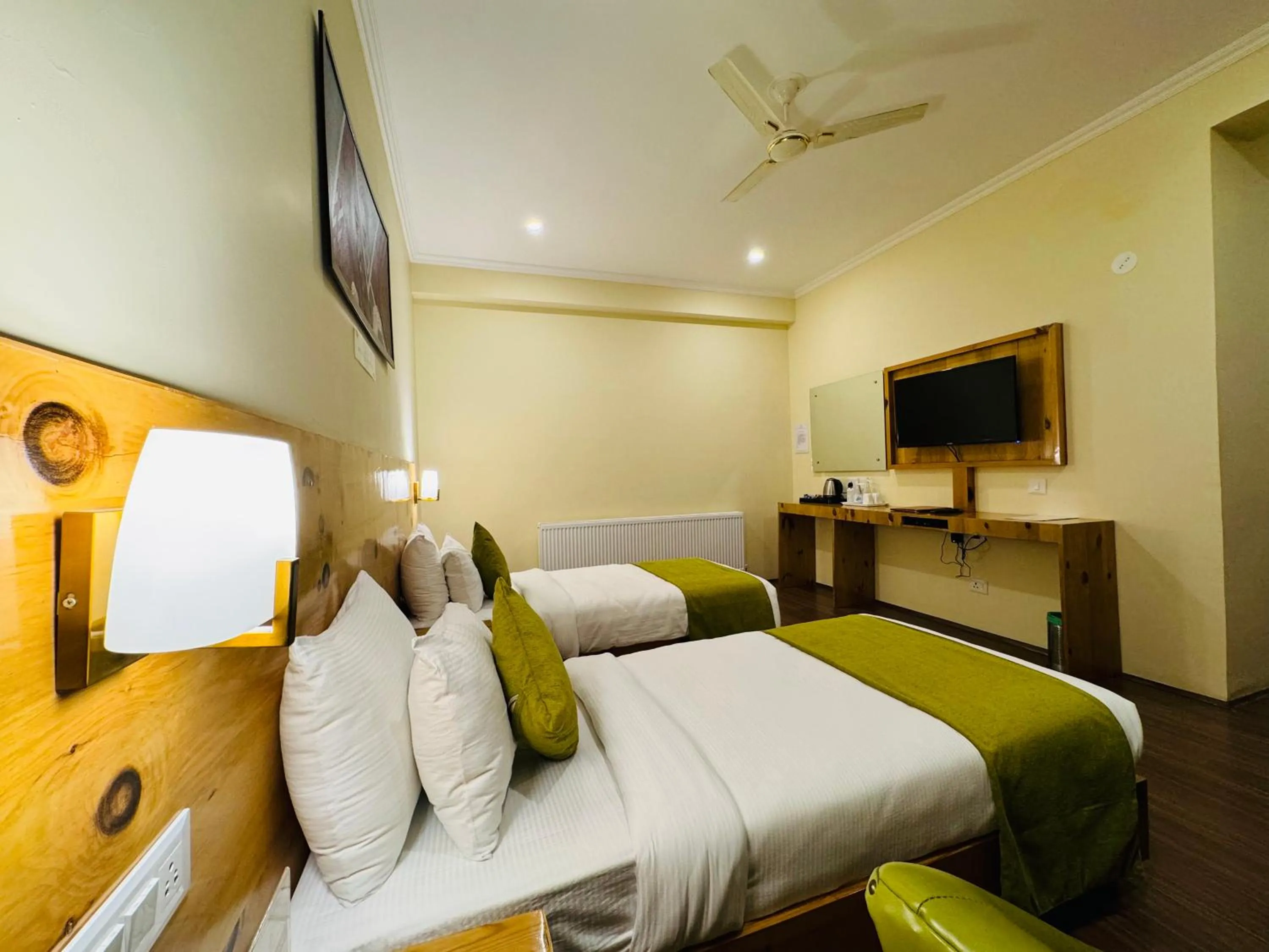 Bed in Crown Himalaya