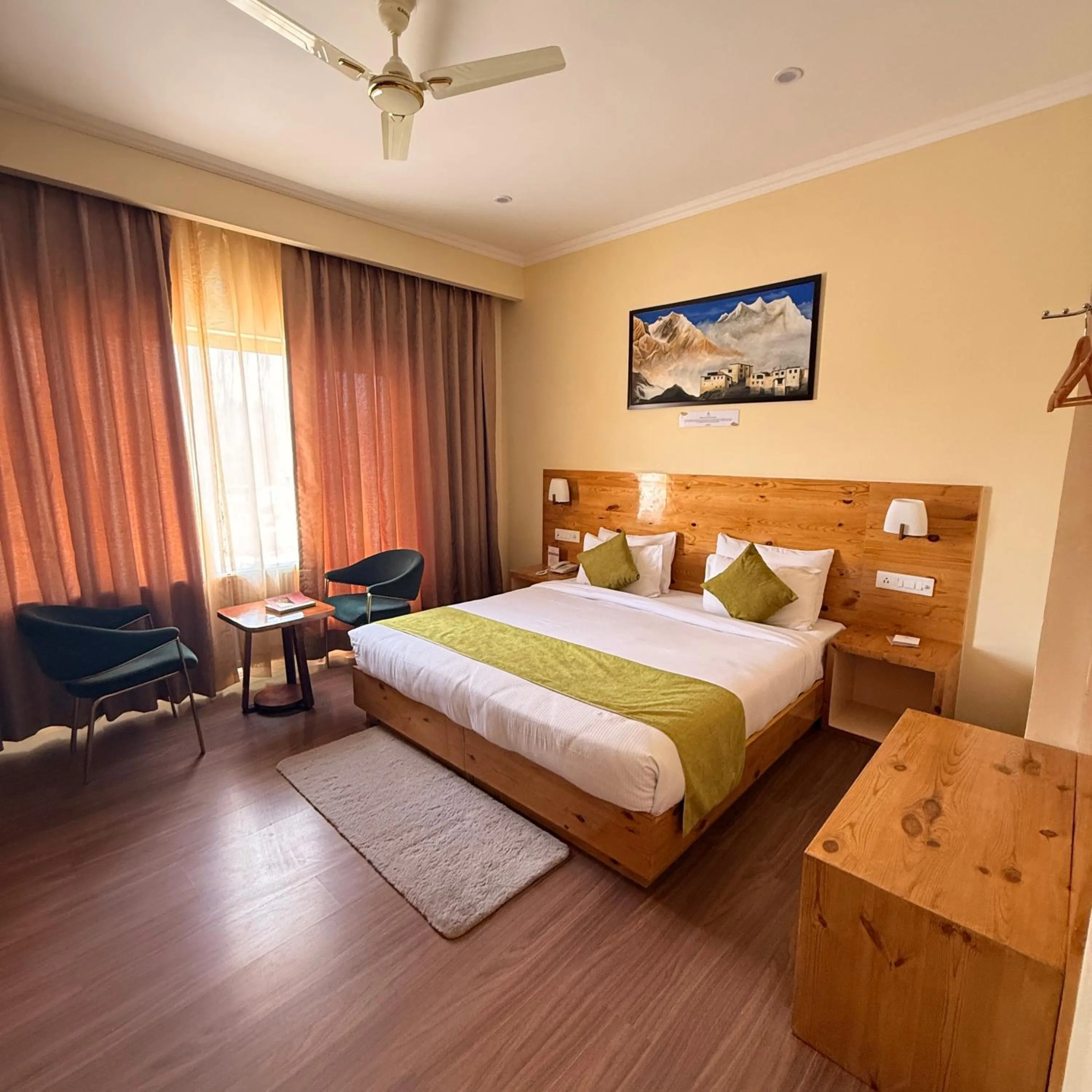 Bed in Crown Himalaya