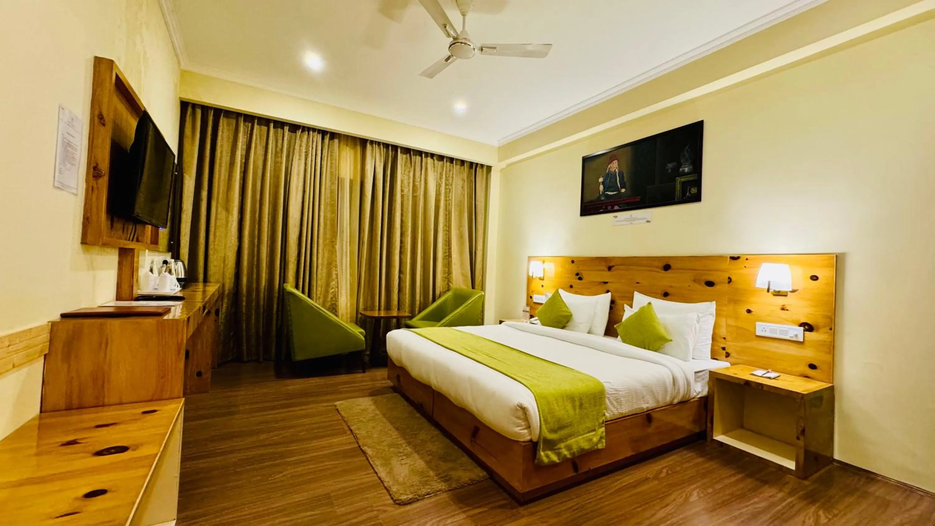 Bed in Crown Himalaya