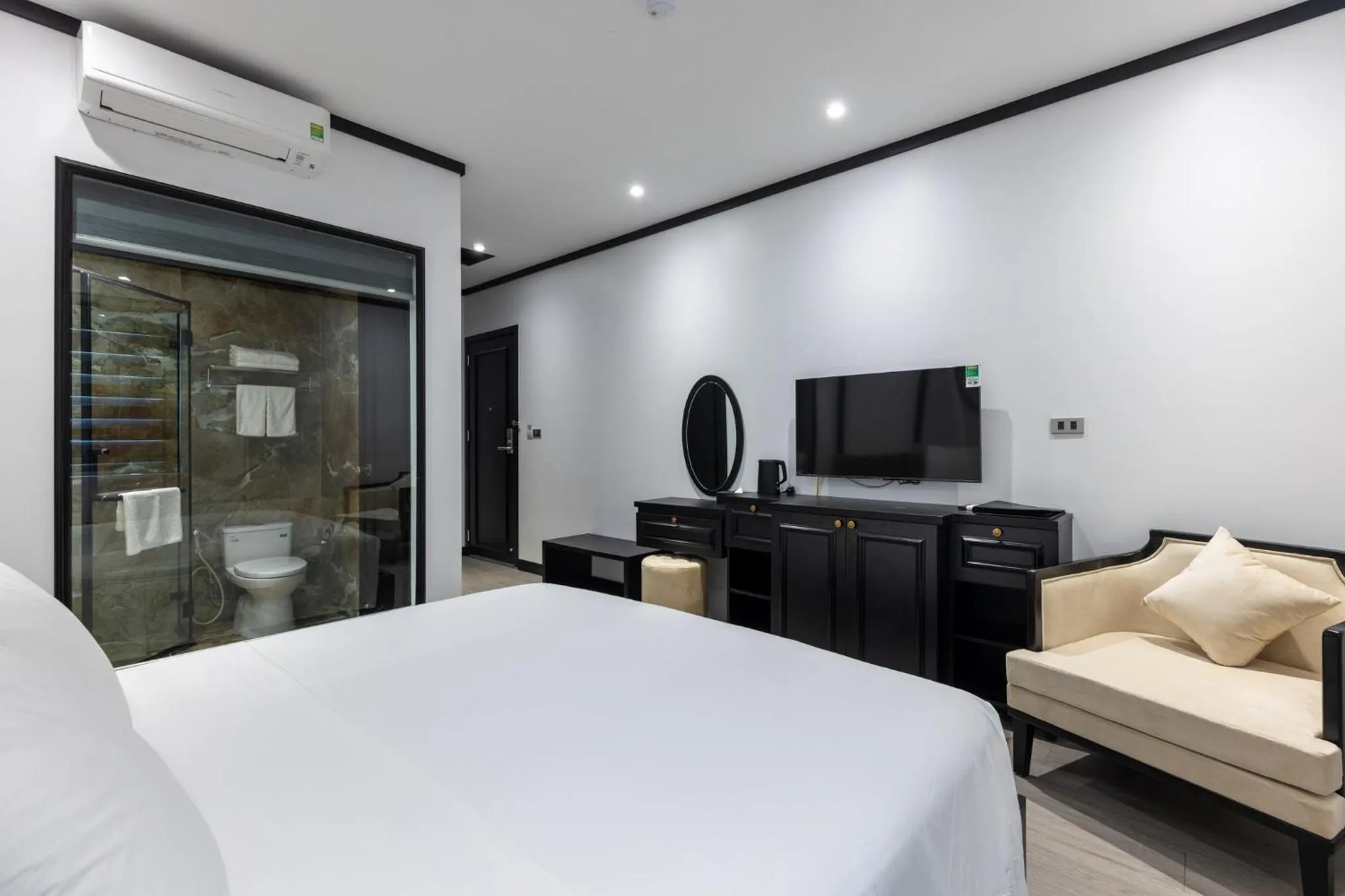 Photo of the whole room in Phong Lan Unique Hotel