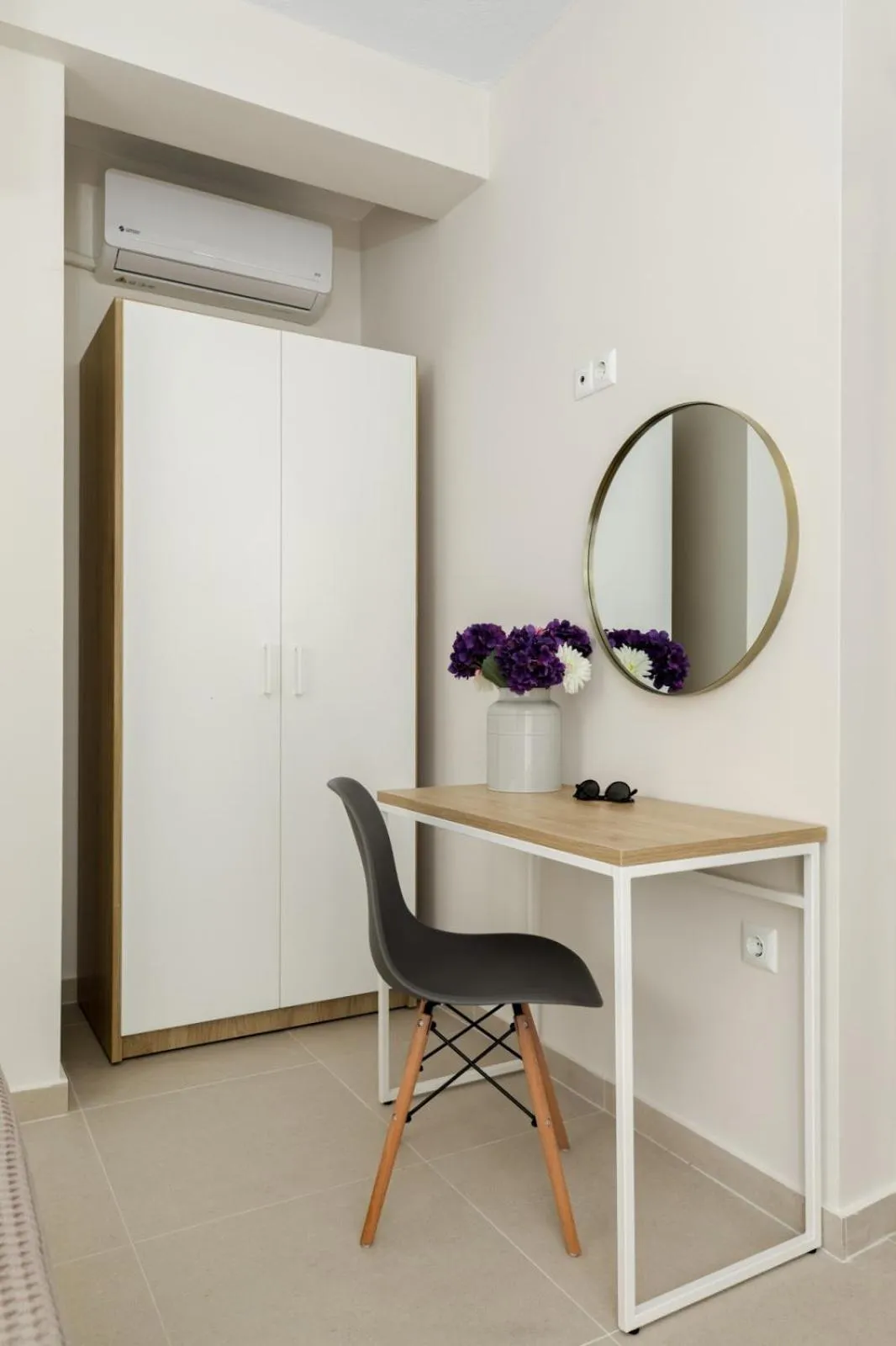 V Luxury Apartments with Pool