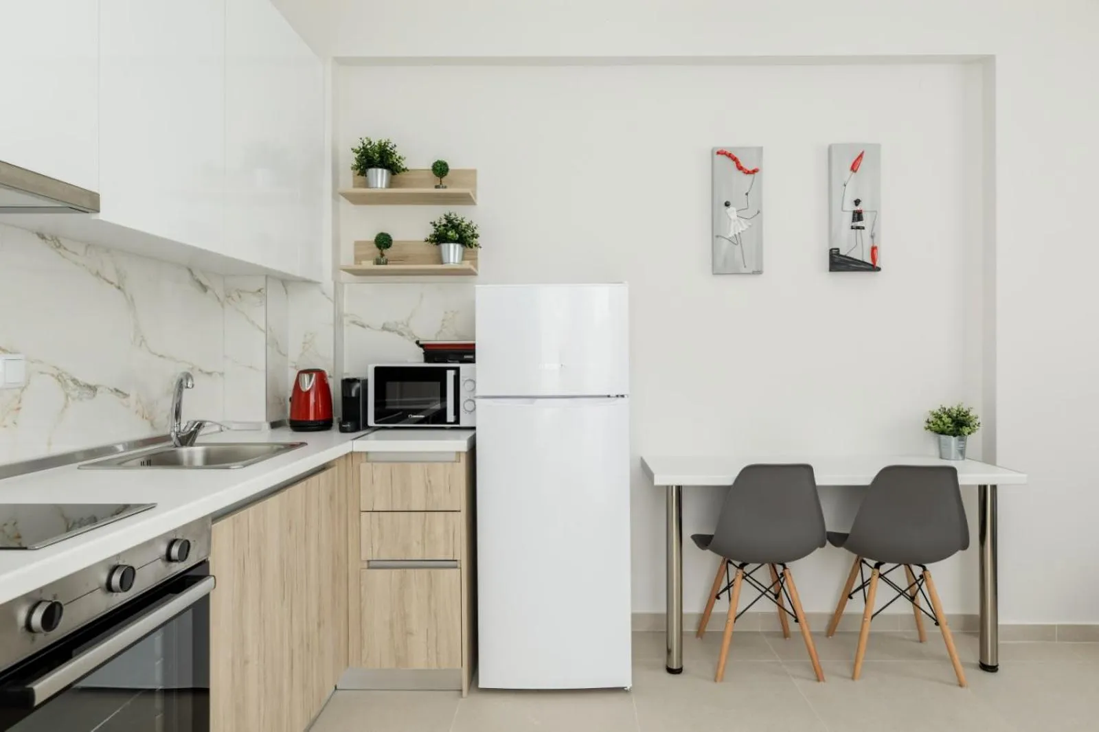 V Luxury Apartments with Pool