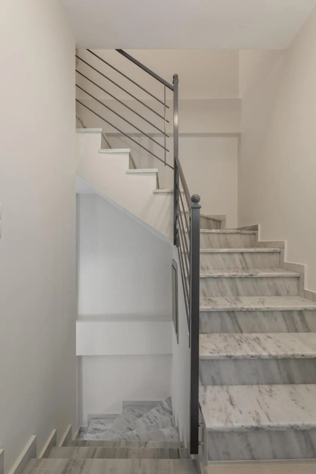 V Luxury Apartments with Pool