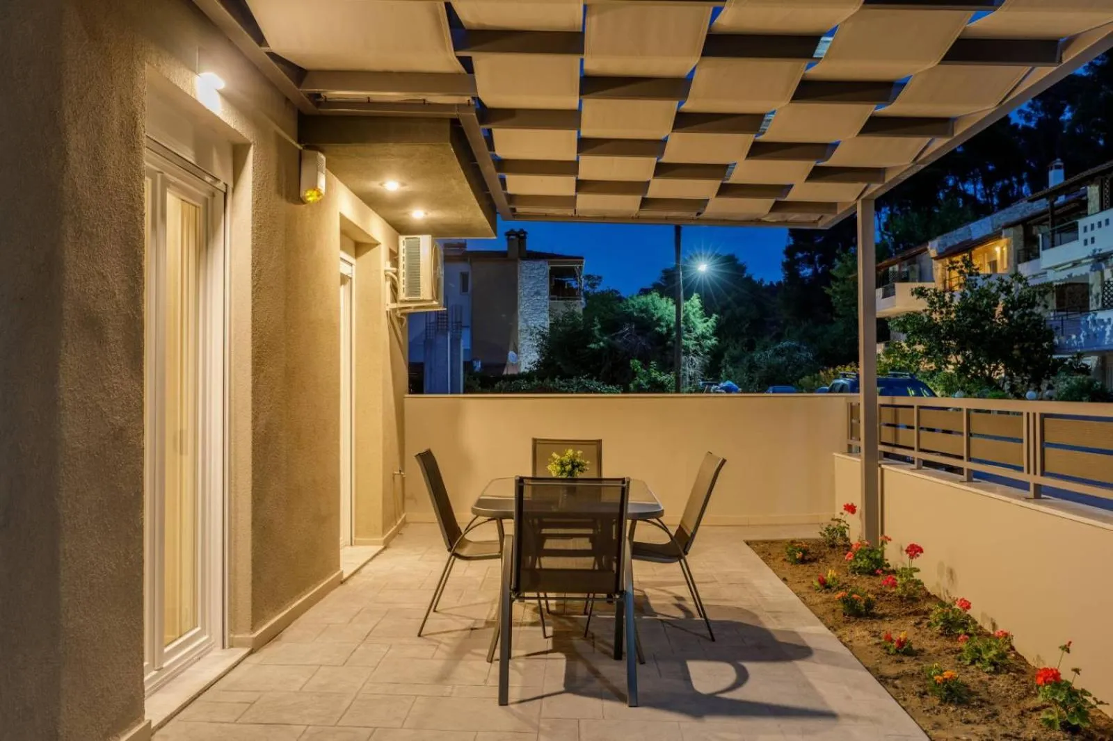 V Luxury Apartments with Pool