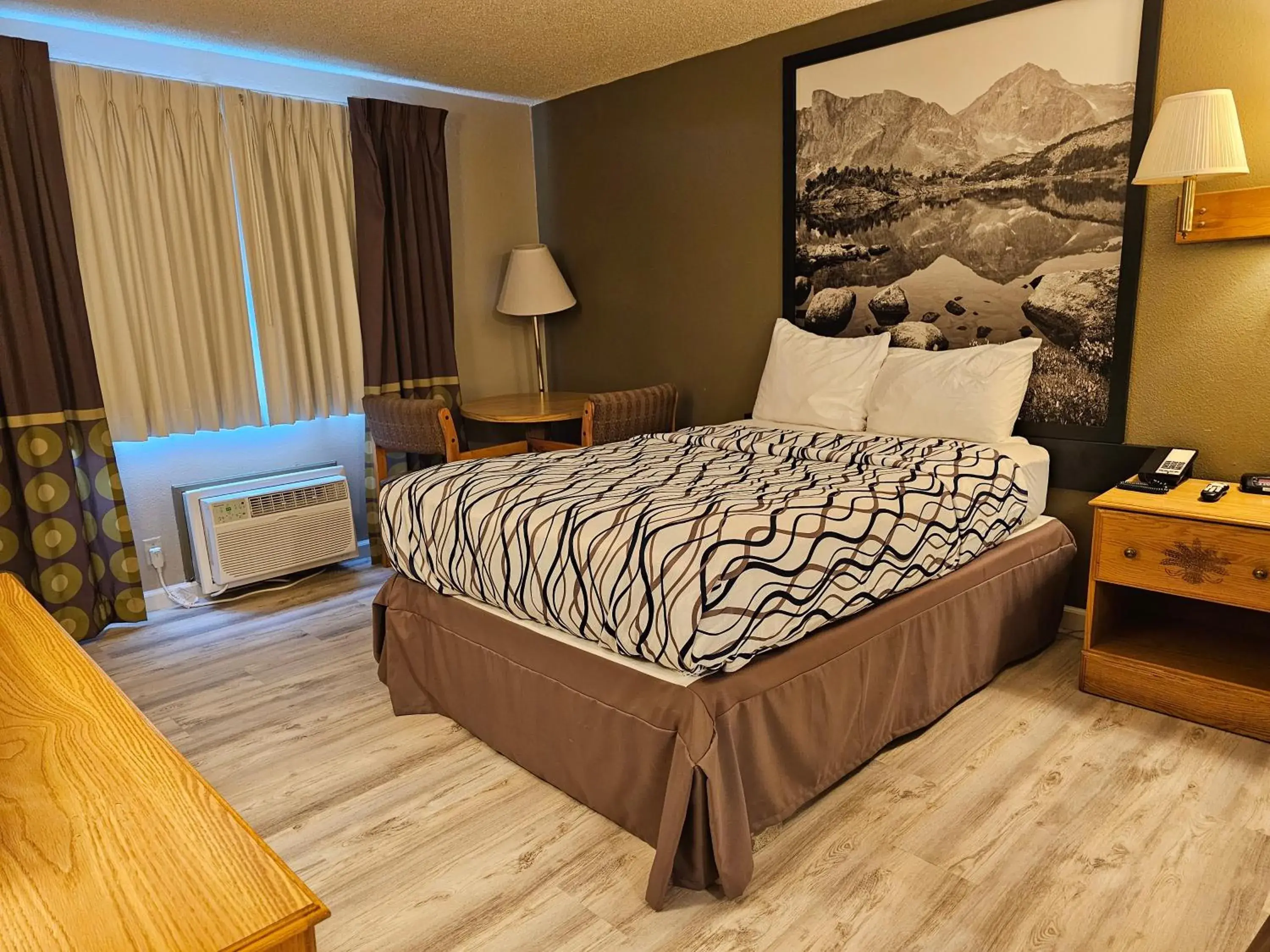 Bed in Wyo Inn Bed in Wyo Inn