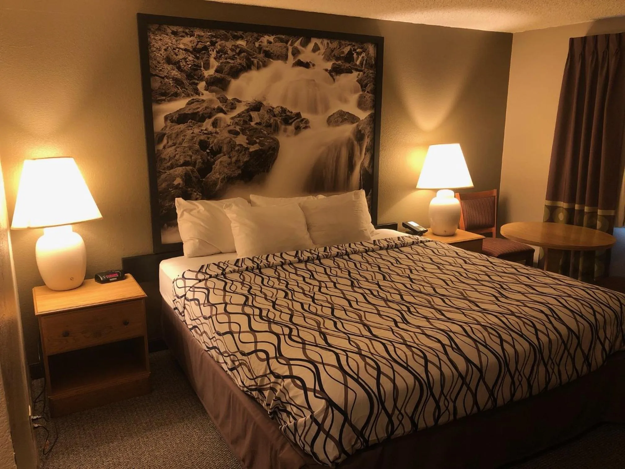 Bed in Wyo Inn