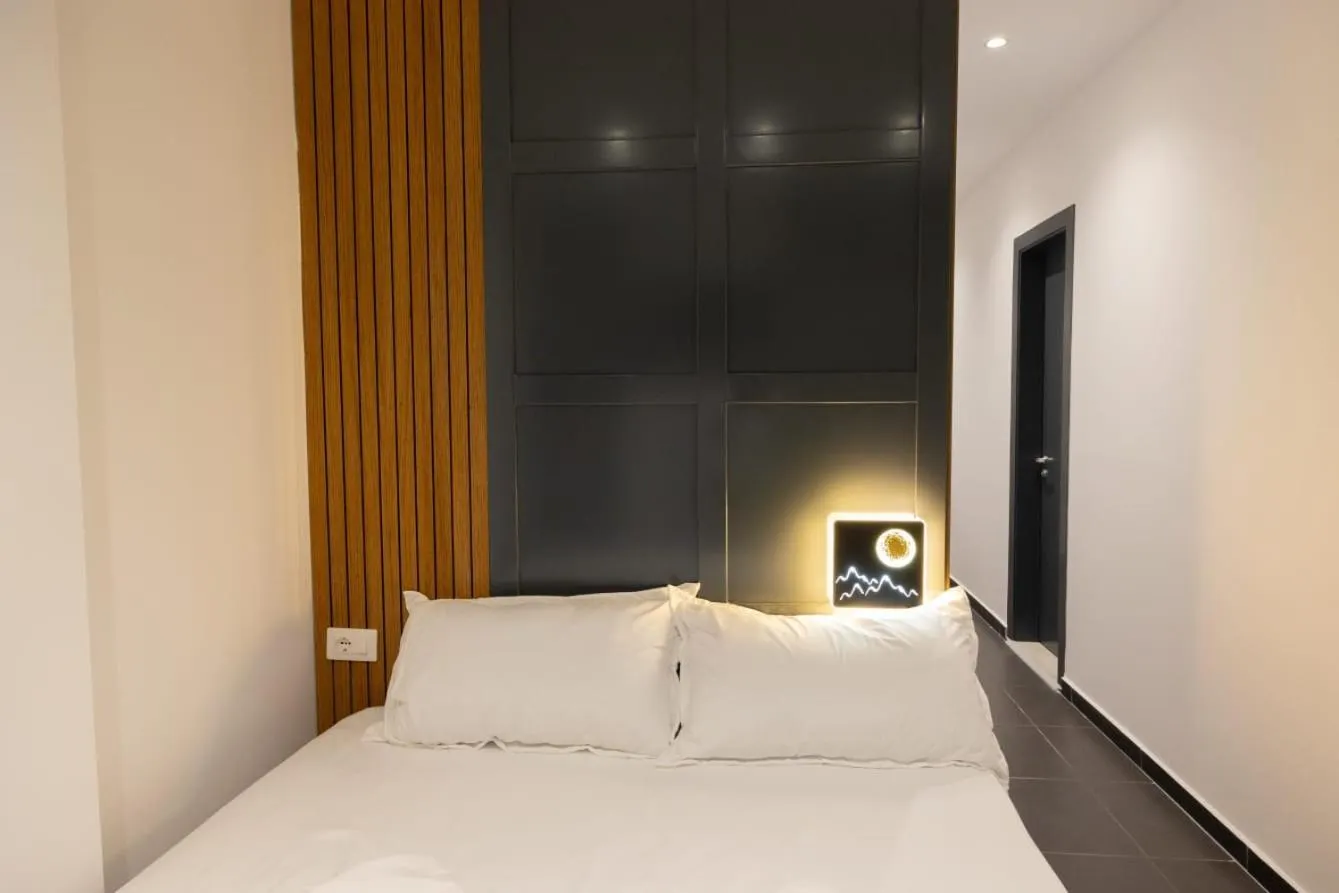 Photo of the whole room in Aglon Twin's Hotel