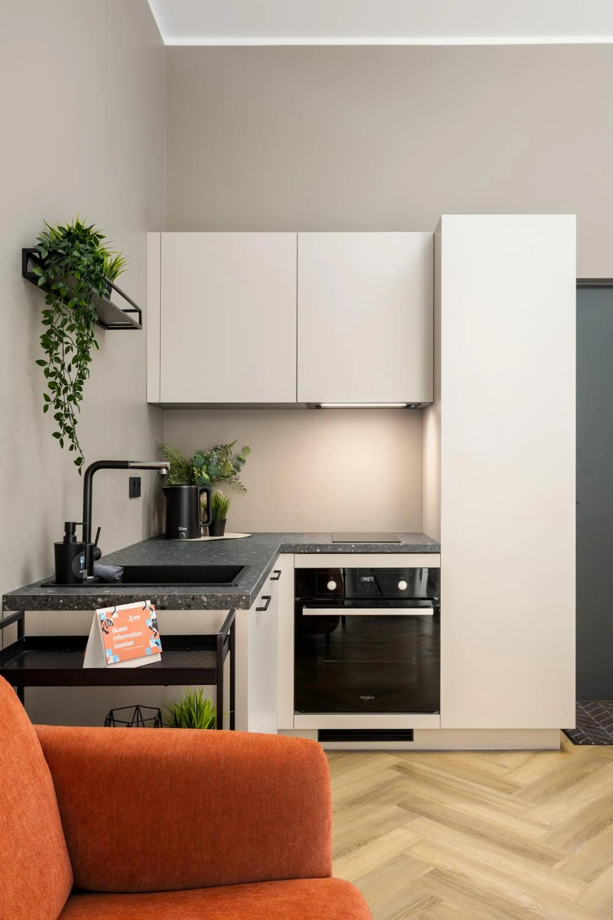 Standard King Room in Rare Apartments - Self Check-In Miniapartments