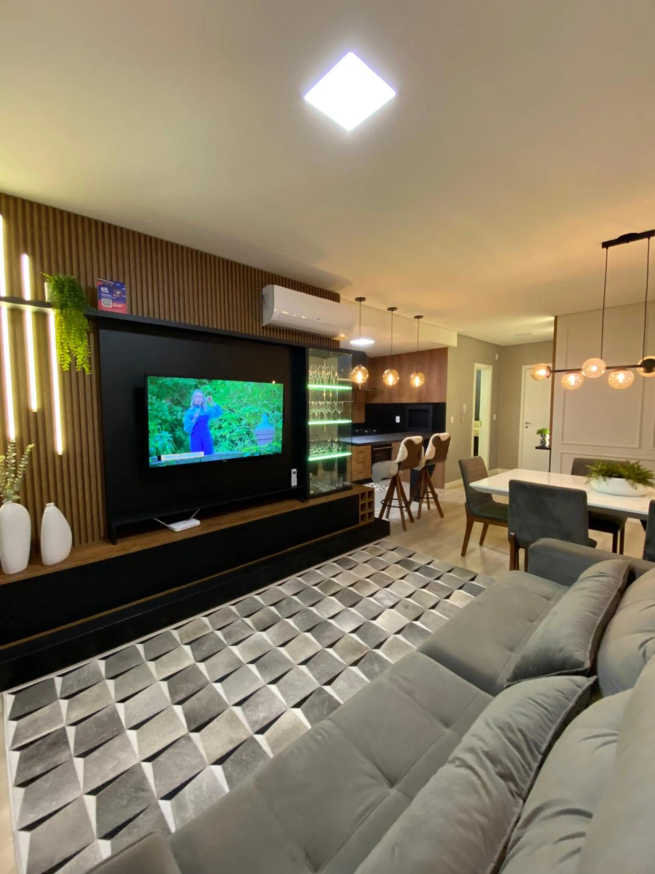 Apartamento locação de temporada Luxo Gramado no Centro!
