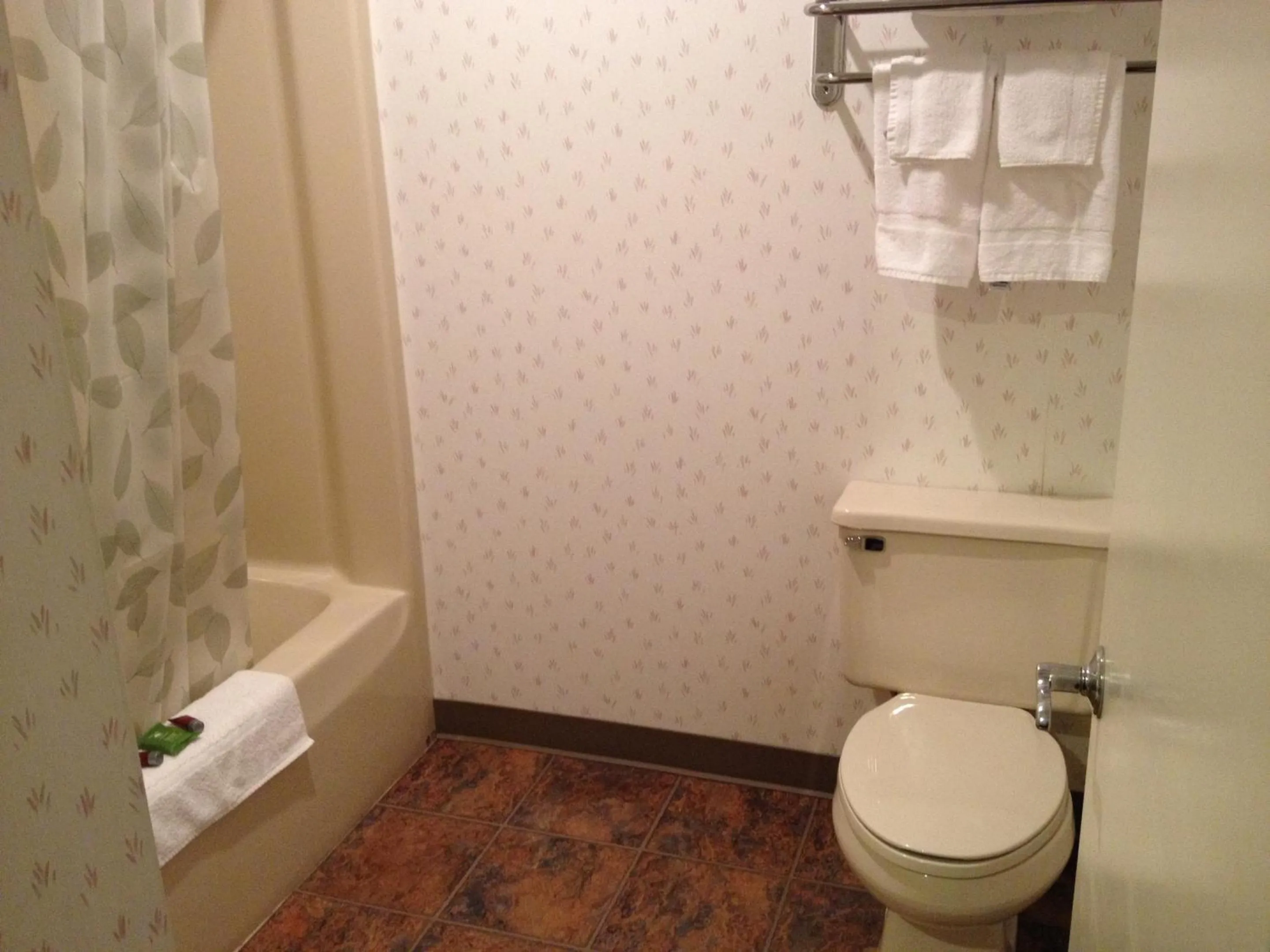 Bathroom in Cedar Hill Lodge