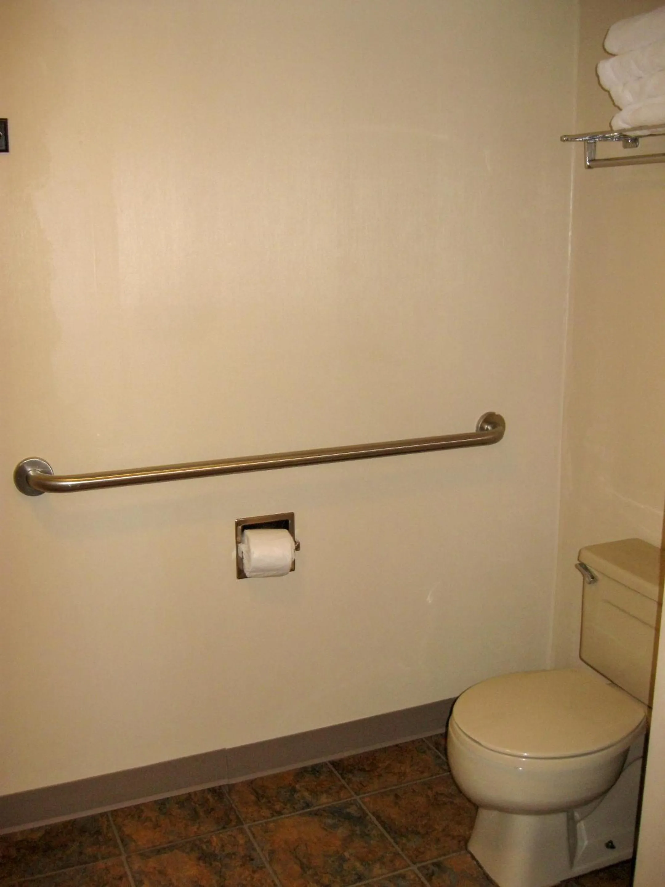 Bathroom in Cedar Hill Lodge