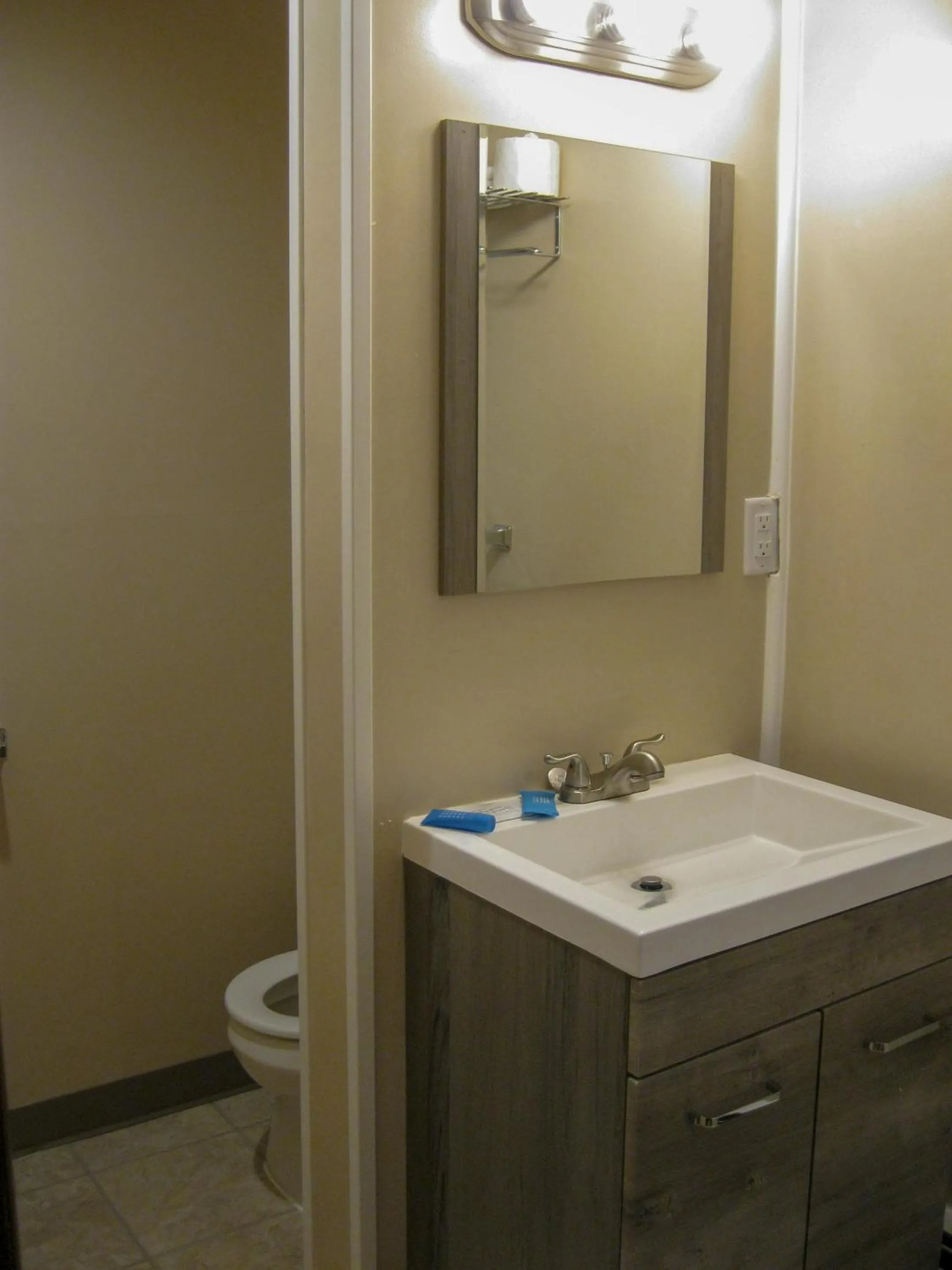 Bathroom in Cedar Hill Lodge