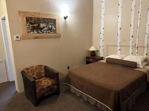 Lodge Deluxe Double Queen Suite in Cedar Hill Lodge Lodge Deluxe Double Queen Suite in Cedar Hill Lodge