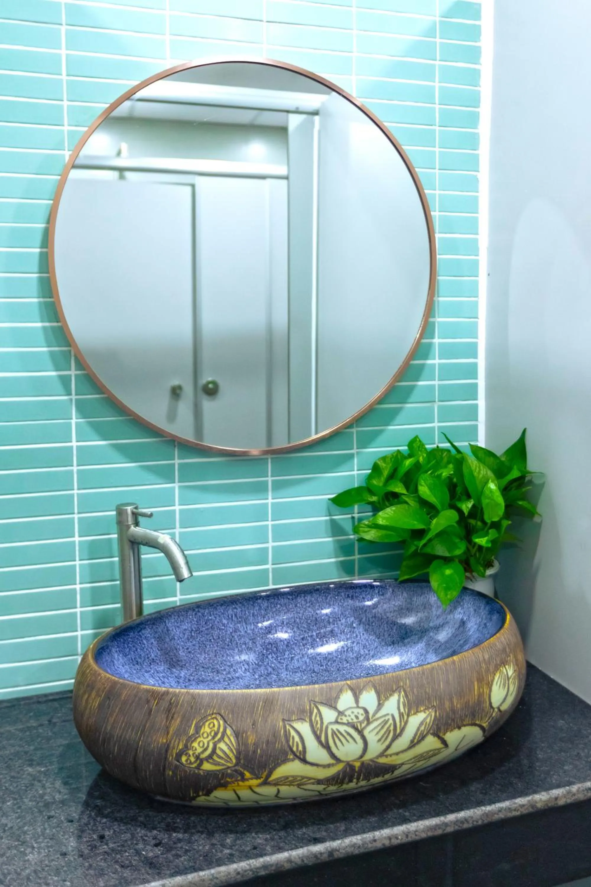 Bathroom in The Backpacker Hostel and spa