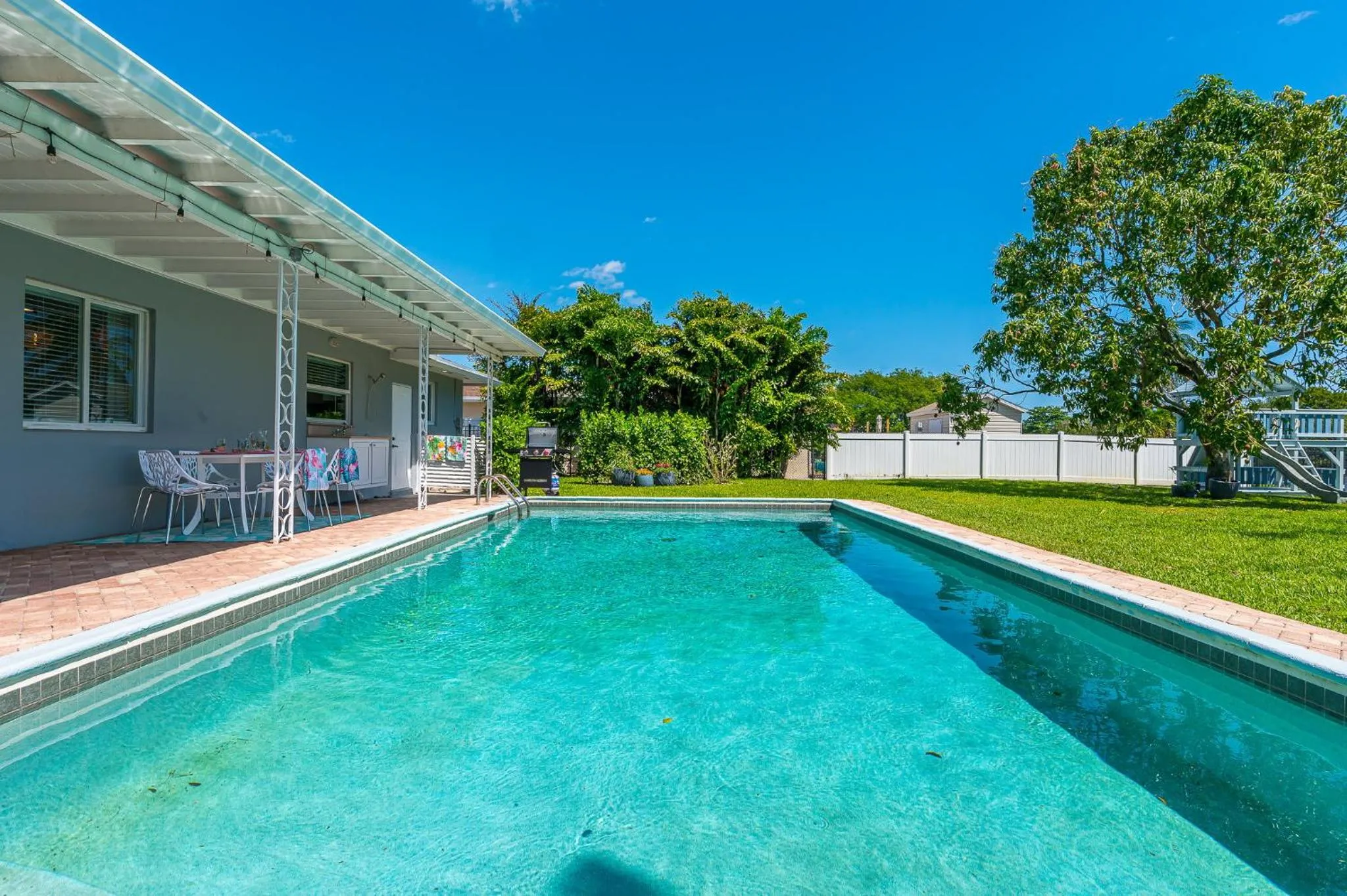 Vibrant Pool Home! Kayak, Firepit & Playground!