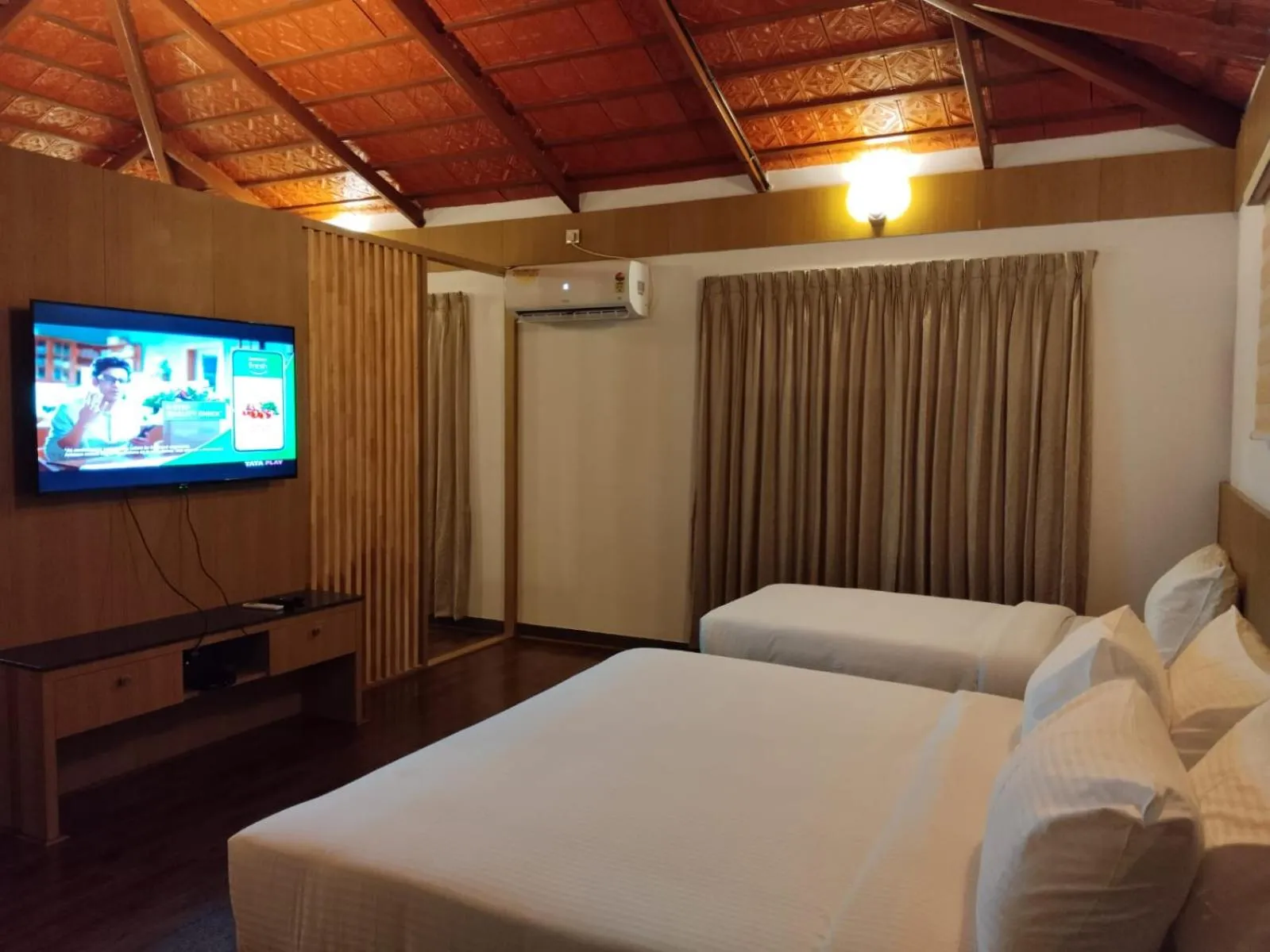 Bed in Tranquil Revtree Resort