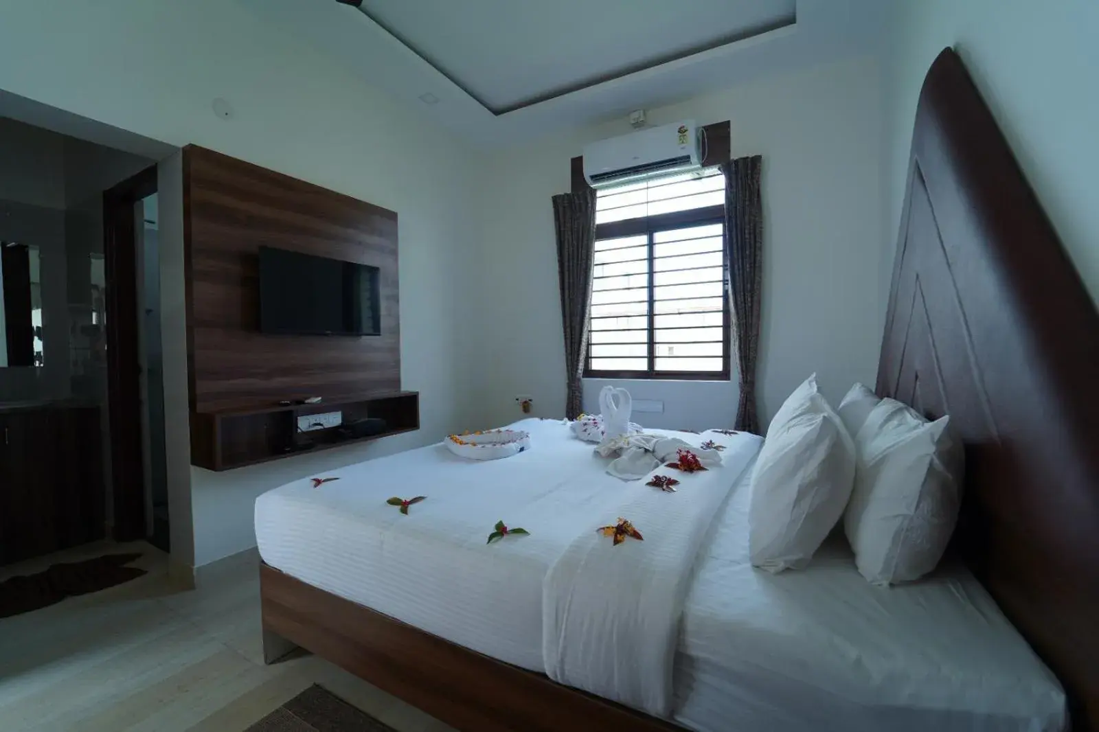 Deluxe Double Room - single occupancy in Tranquil Revtree Resort Deluxe Double Room - single occupancy in Tranquil Revtree Resort
