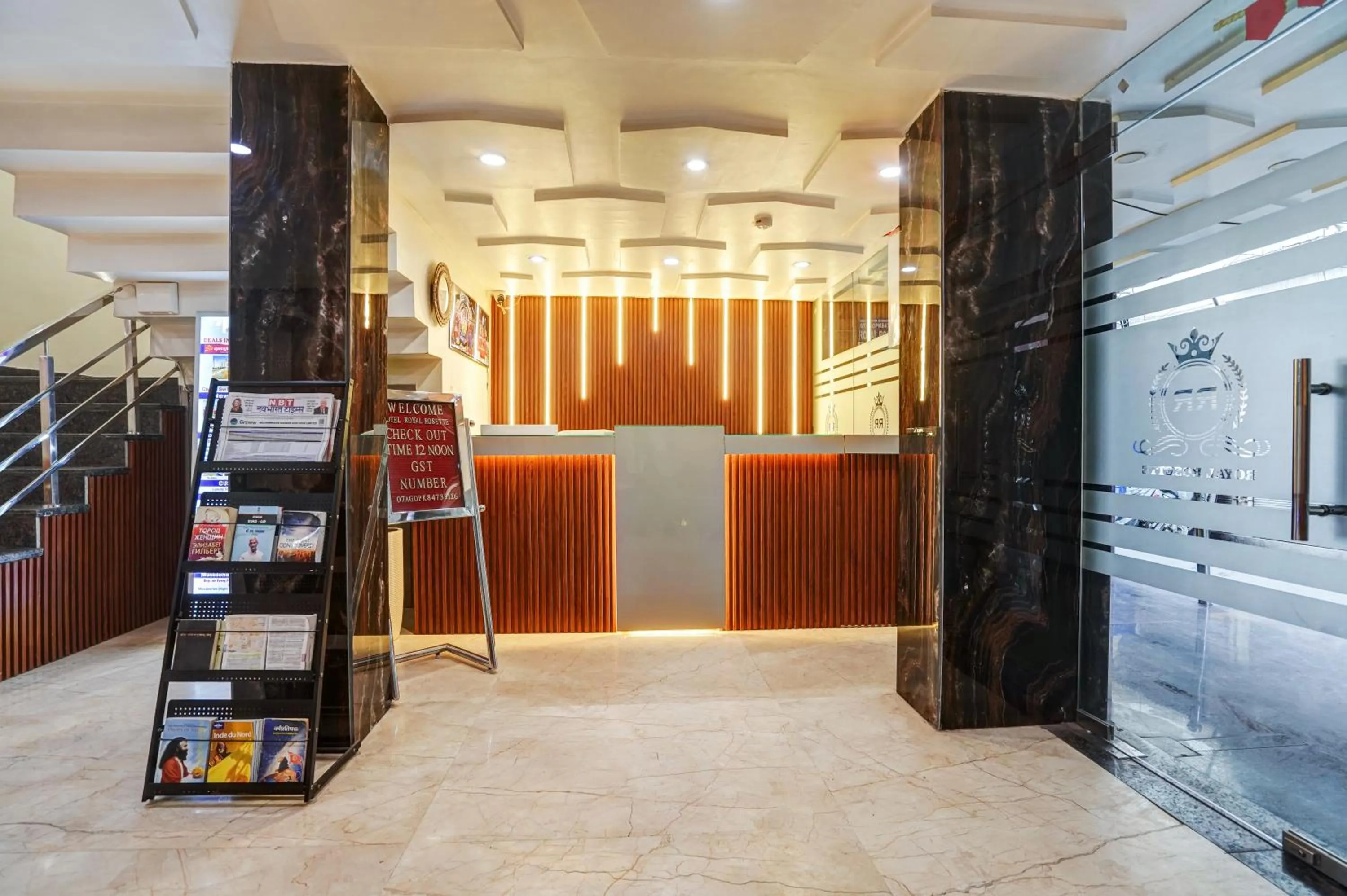 Lobby or reception in Hotel Royal Rosette Near New Delhi Railway Station - Connaught Place and VFS