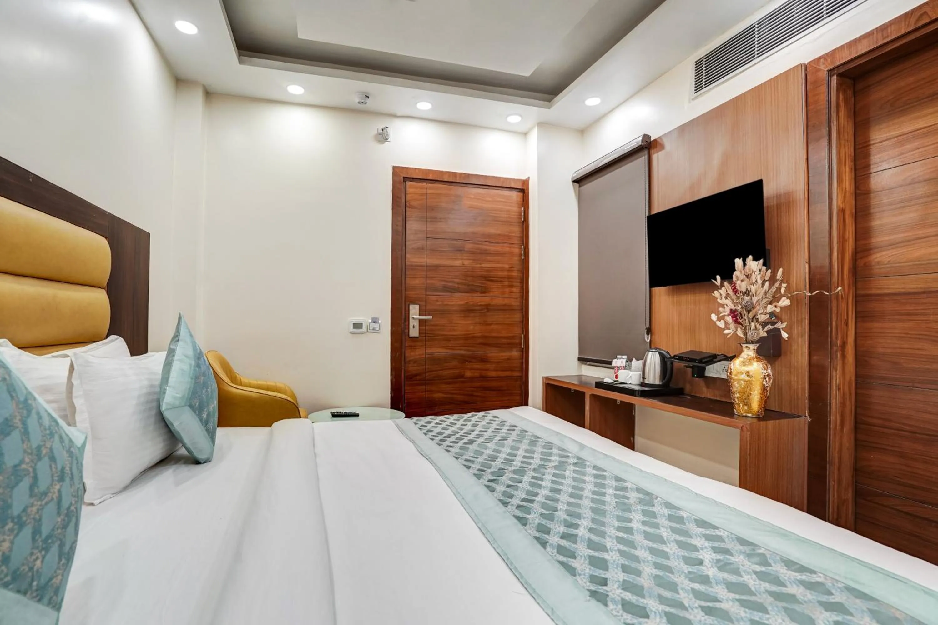 Bedroom, Bed in Hotel Royal Rosette Near New Delhi Railway Station - Connaught Place and VFS