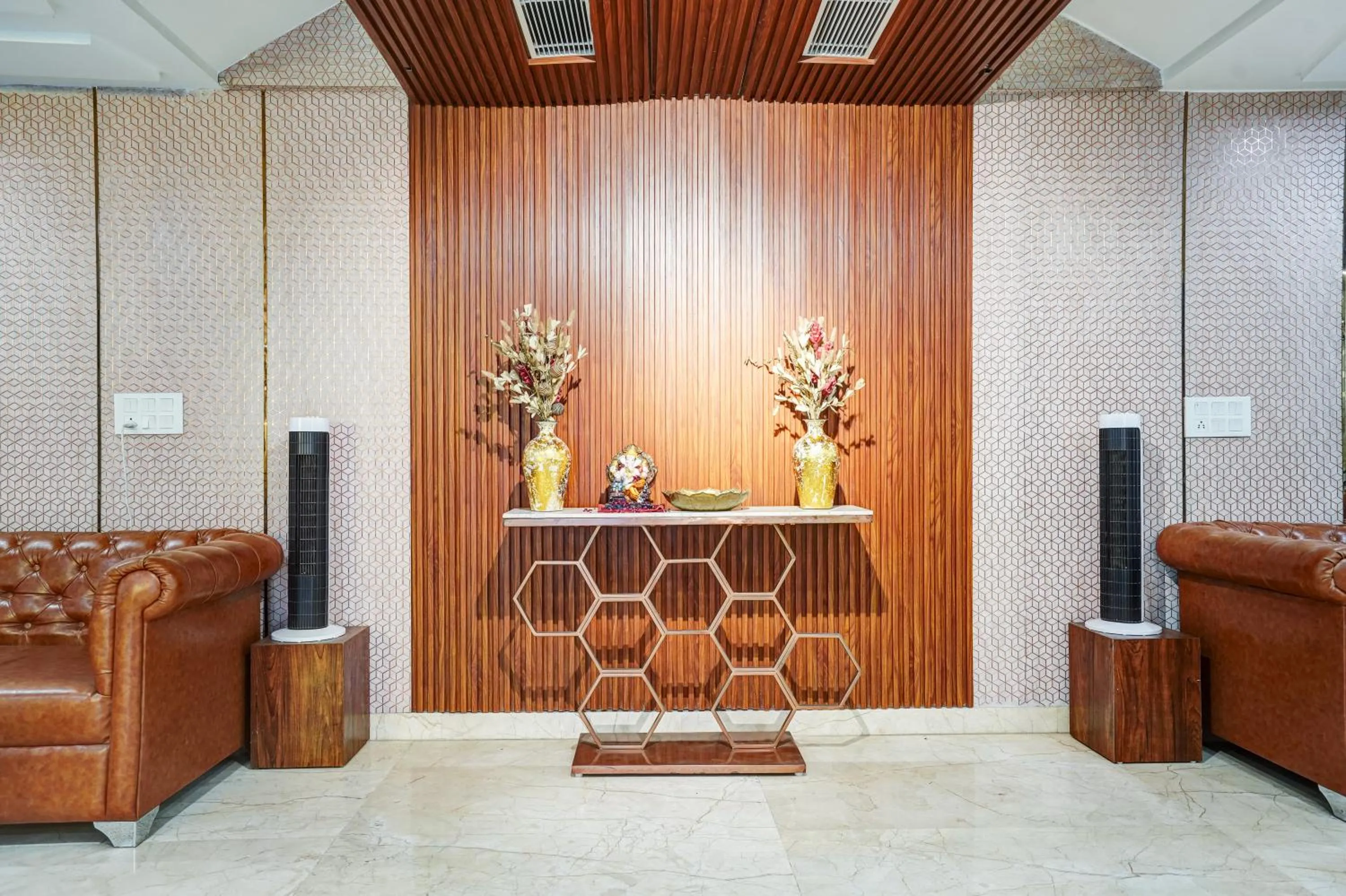 Property building in Hotel Royal Rosette Near New Delhi Railway Station - Connaught Place and VFS