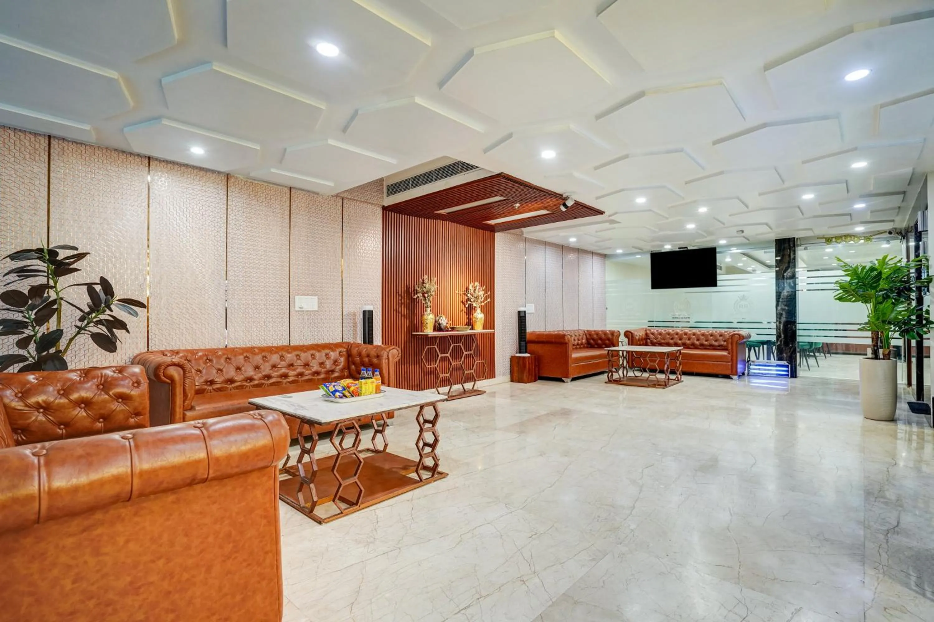 Living room in Hotel Royal Rosette Near New Delhi Railway Station - Connaught Place and VFS