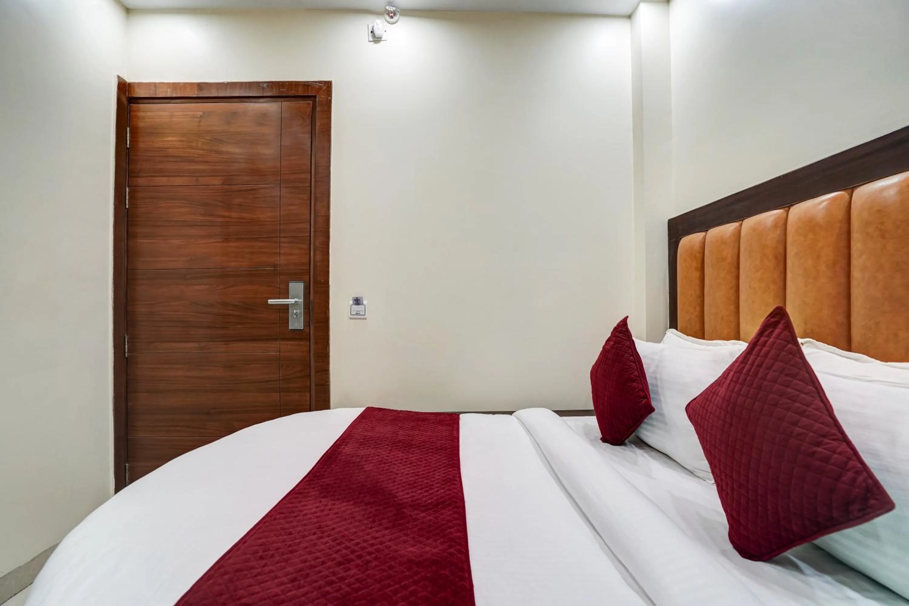 Bedroom, Bed in Hotel Royal Rosette Near New Delhi Railway Station - Connaught Place and VFS