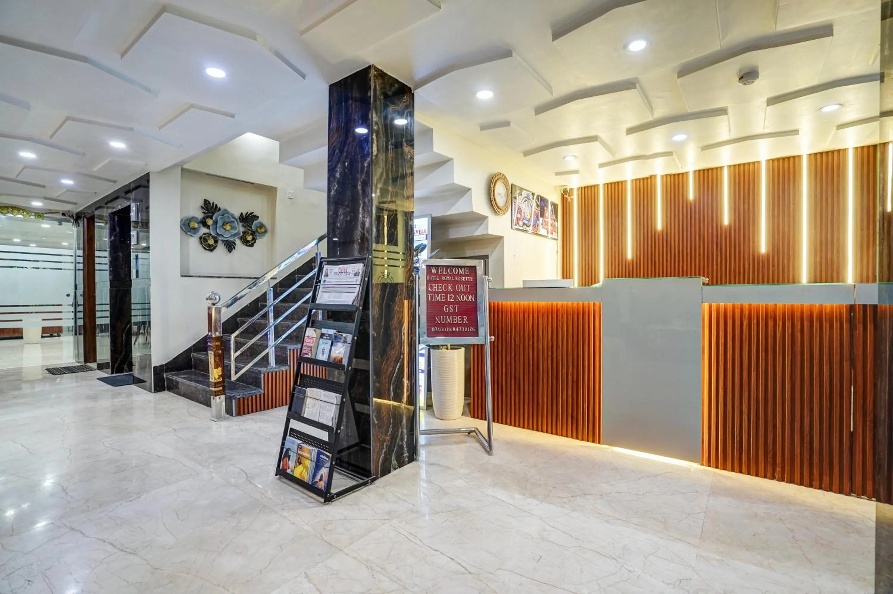 Lobby or reception in Hotel Royal Rosette Near New Delhi Railway Station - Connaught Place and VFS