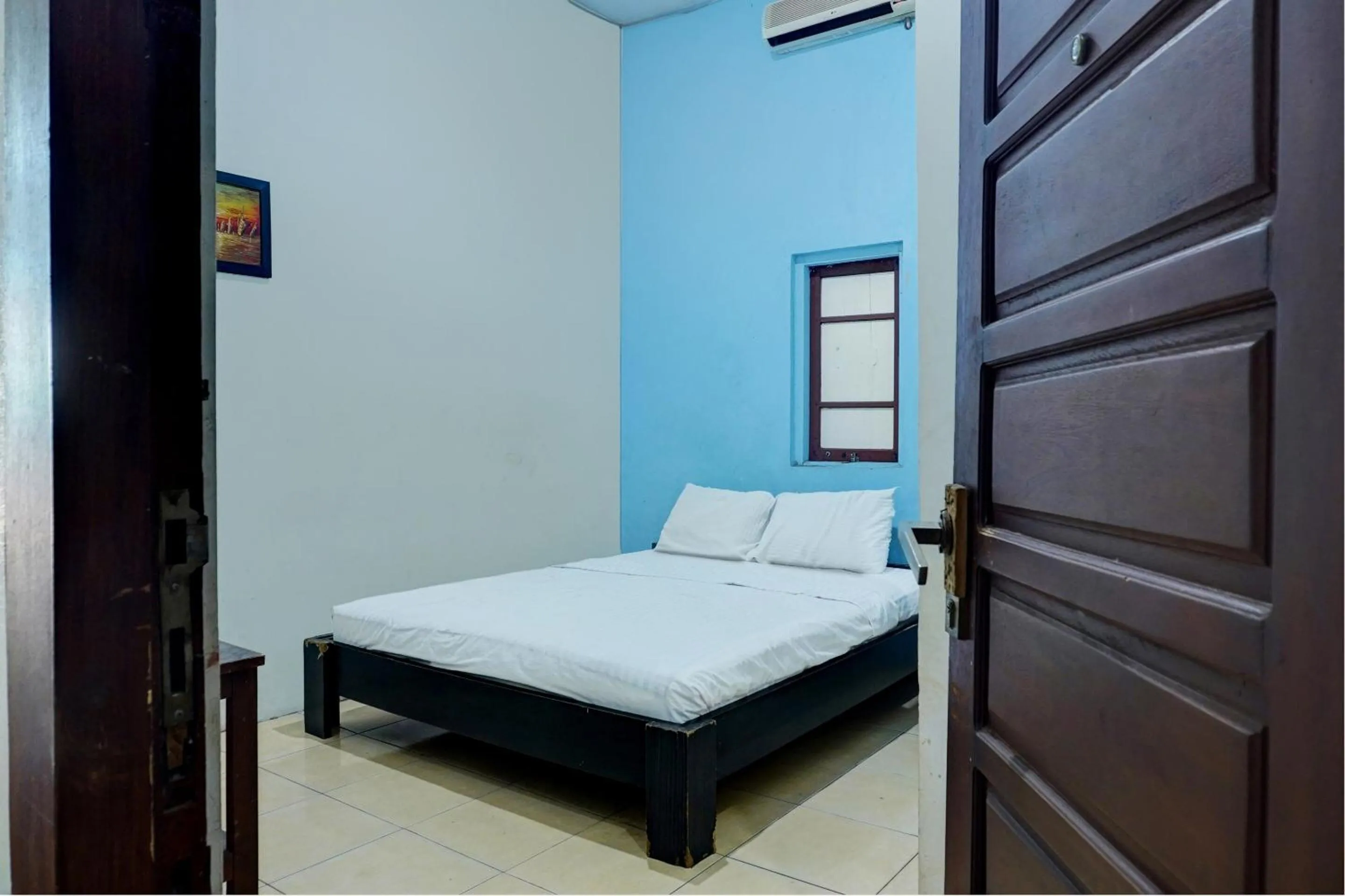 Bedroom, Bed in Hotel O Wisma Padi Syariah PanyipatanNearWisata Gunung Birah
