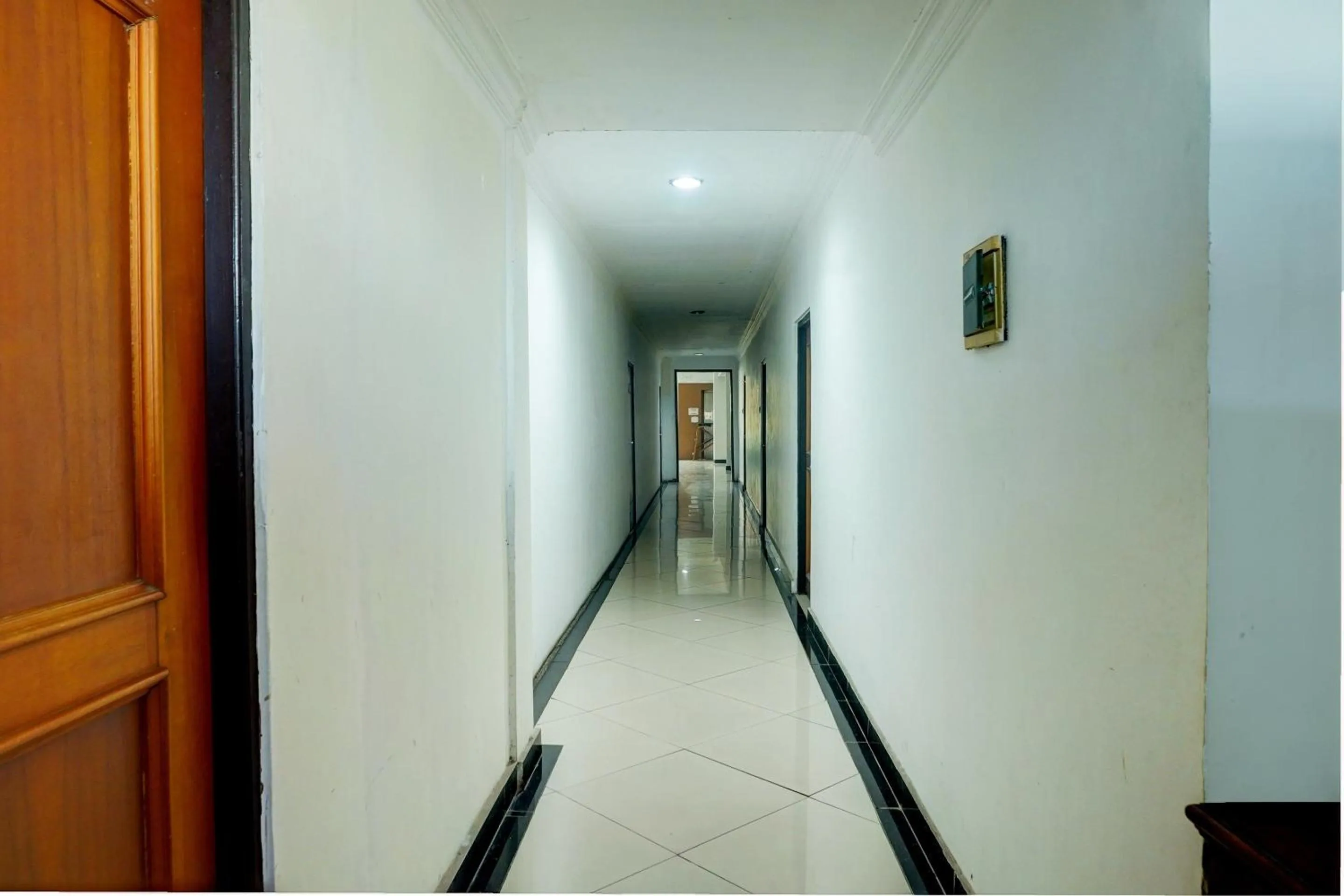 Lobby or reception in Hotel O Wisma Padi Syariah PanyipatanNearWisata Gunung Birah