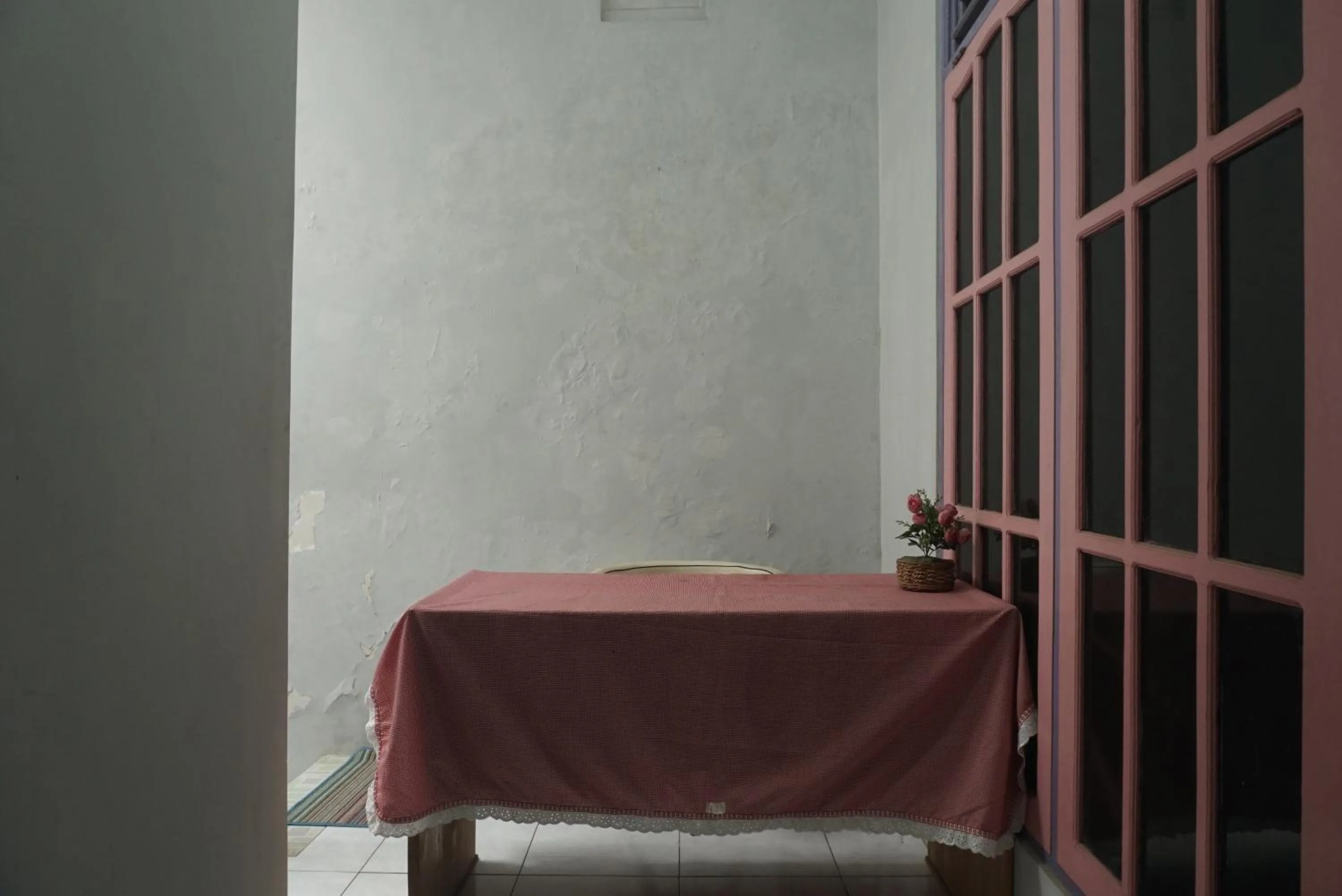 Lobby or reception in Hotel O Wisma Parakita Syariah Near RS Faisal Patalasang