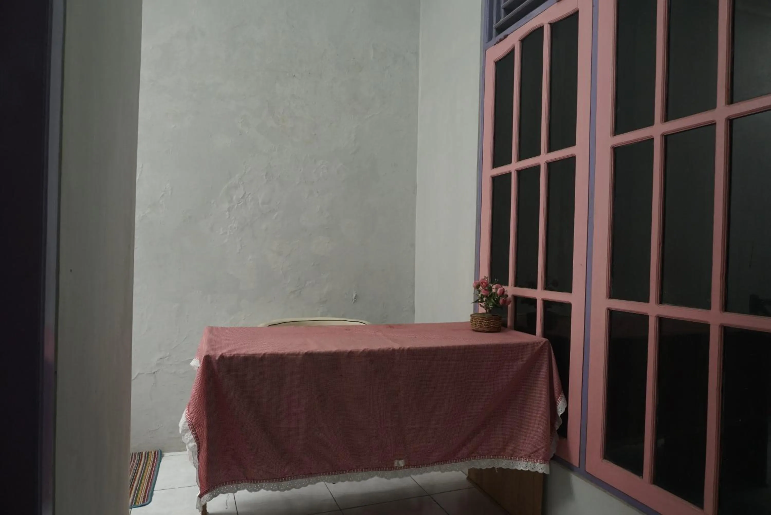 Lobby or reception in Hotel O Wisma Parakita Syariah Near RS Faisal Patalasang