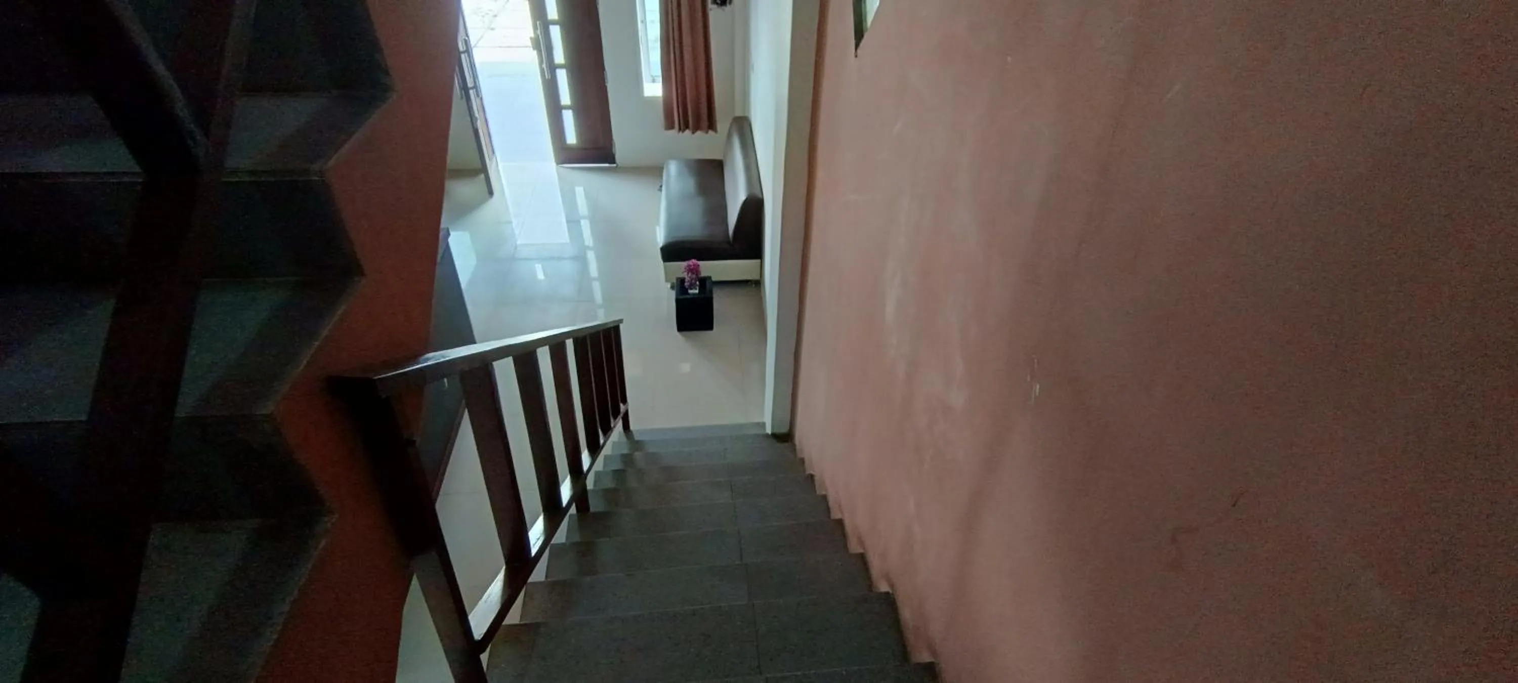 Lobby or reception in Hotel O Wisma Deli Syariah Near RSUD Nene Mallomo Sidenreng Rappang