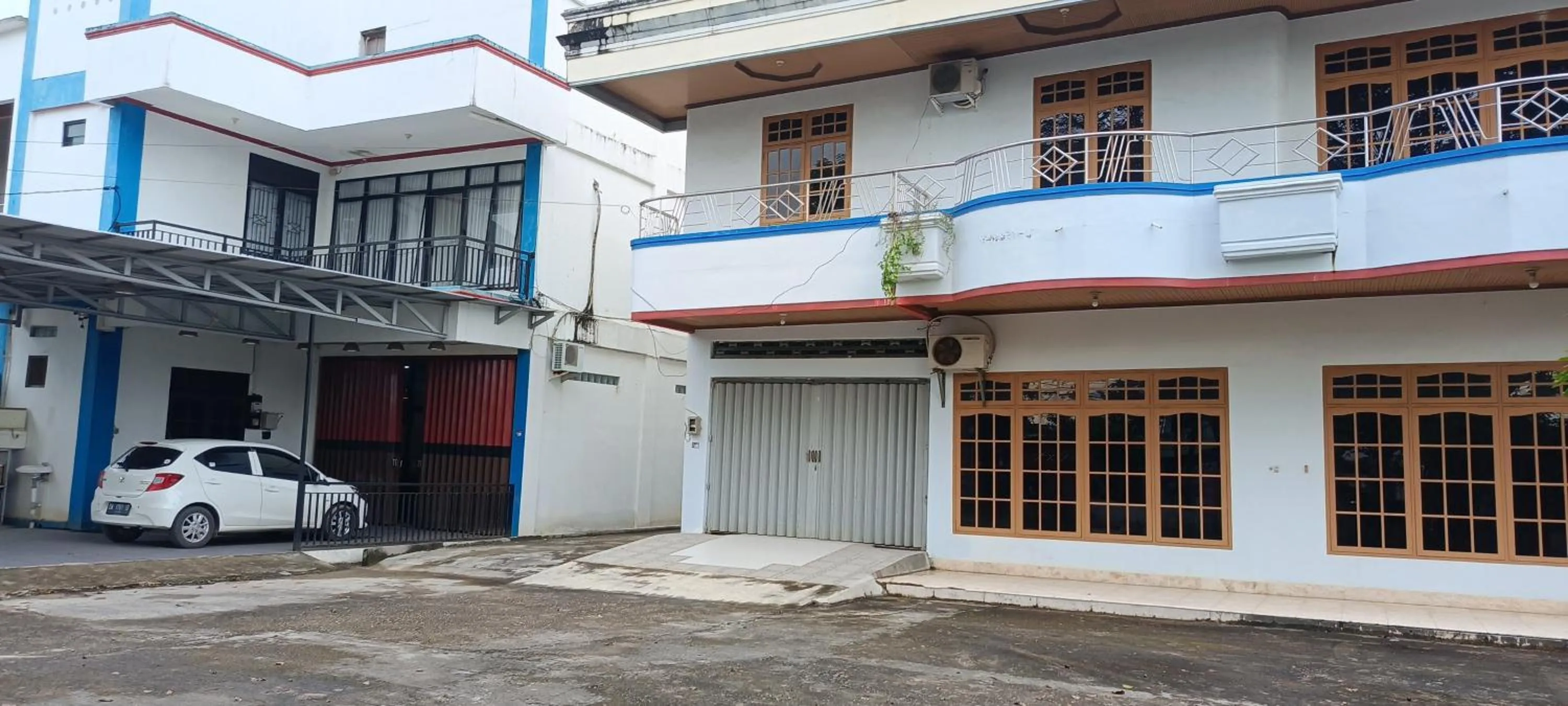 Lobby or reception in Hotel O Wisma Deli Syariah Near RSUD Nene Mallomo Sidenreng Rappang