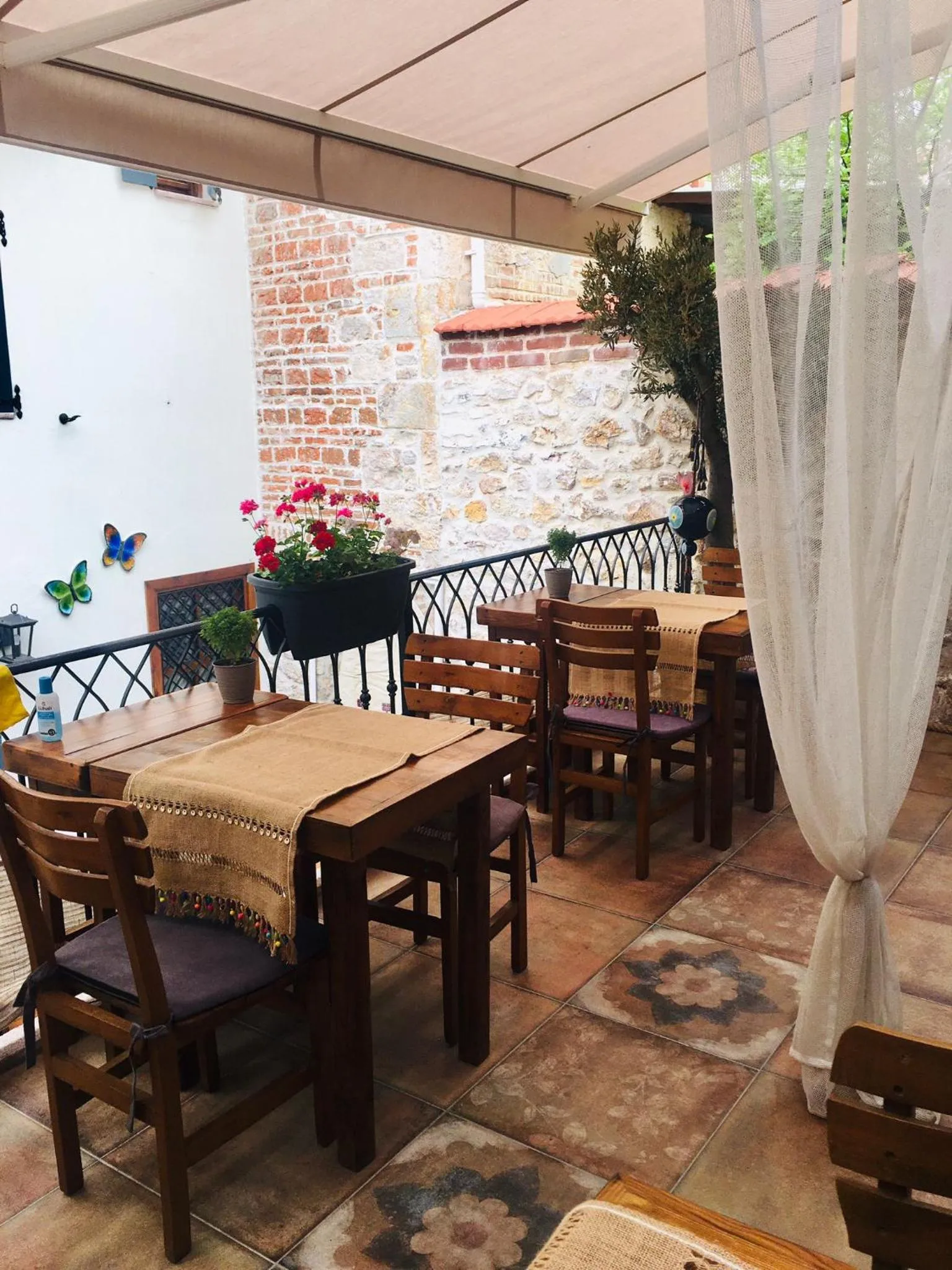 Seating area in Ayvalık Palacitta Guesthouse