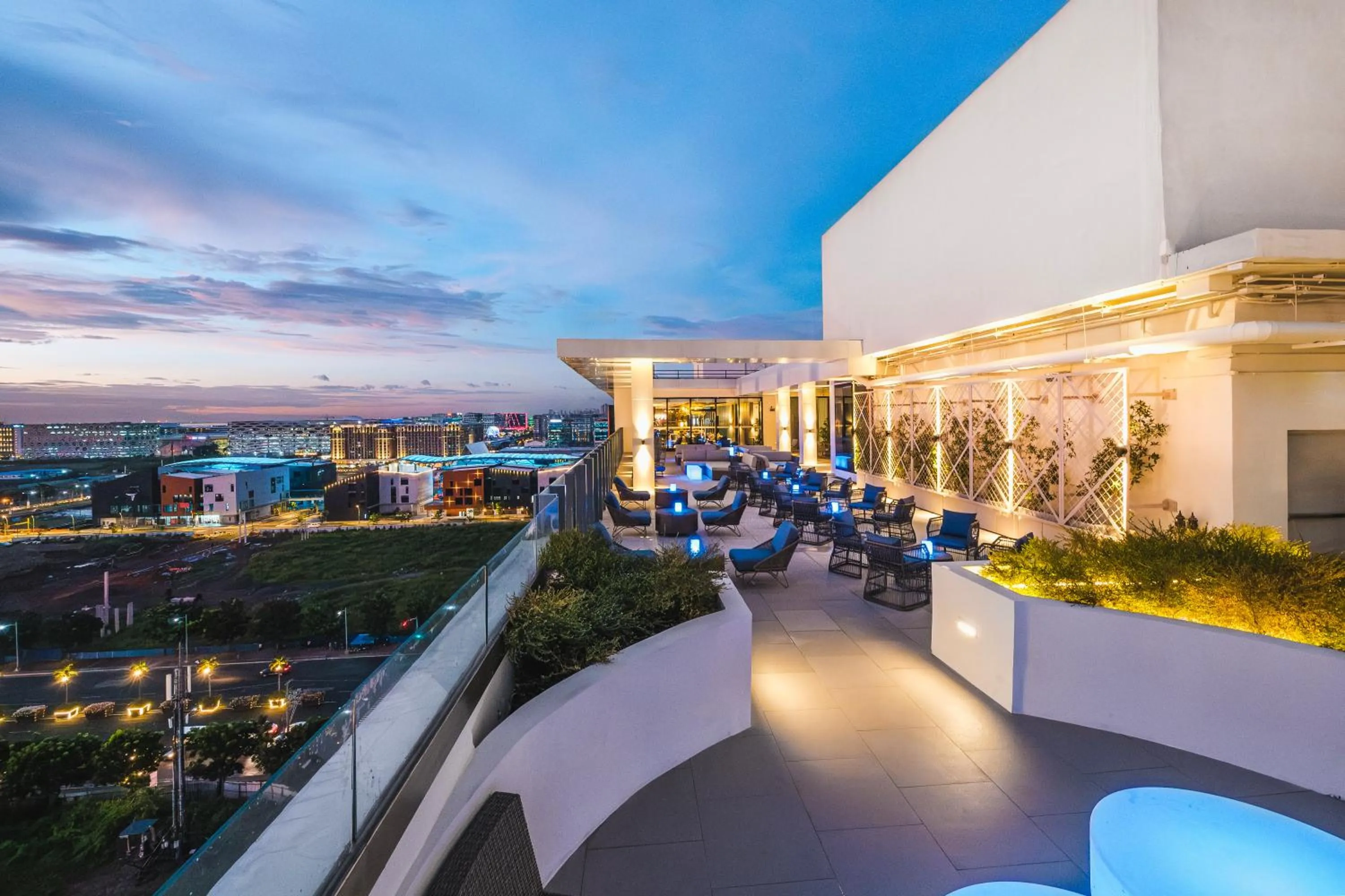 Property building in Seda Manila Bay