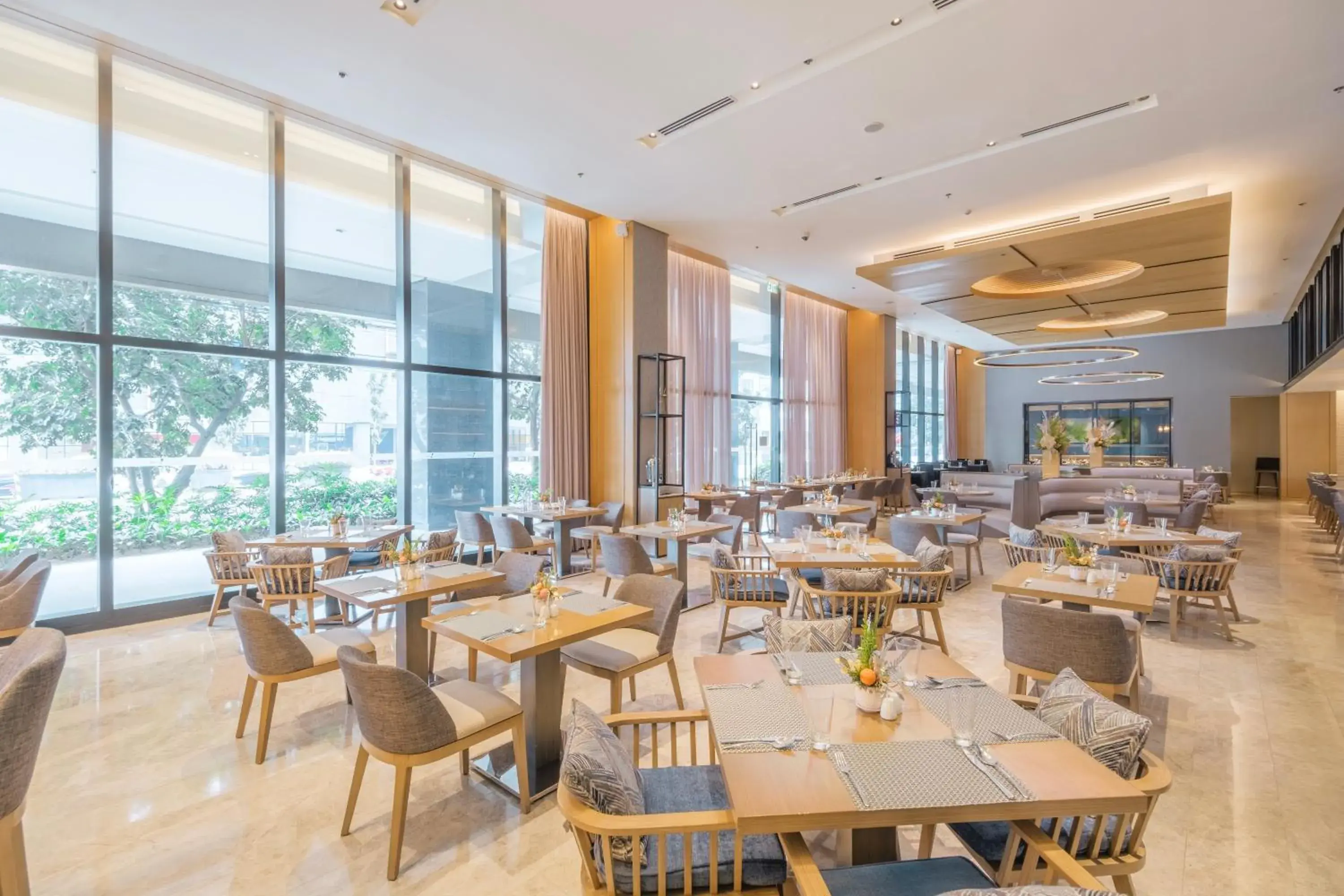 Restaurant/places to eat in Seda Manila Bay Restaurant/places to eat in Seda Manila Bay