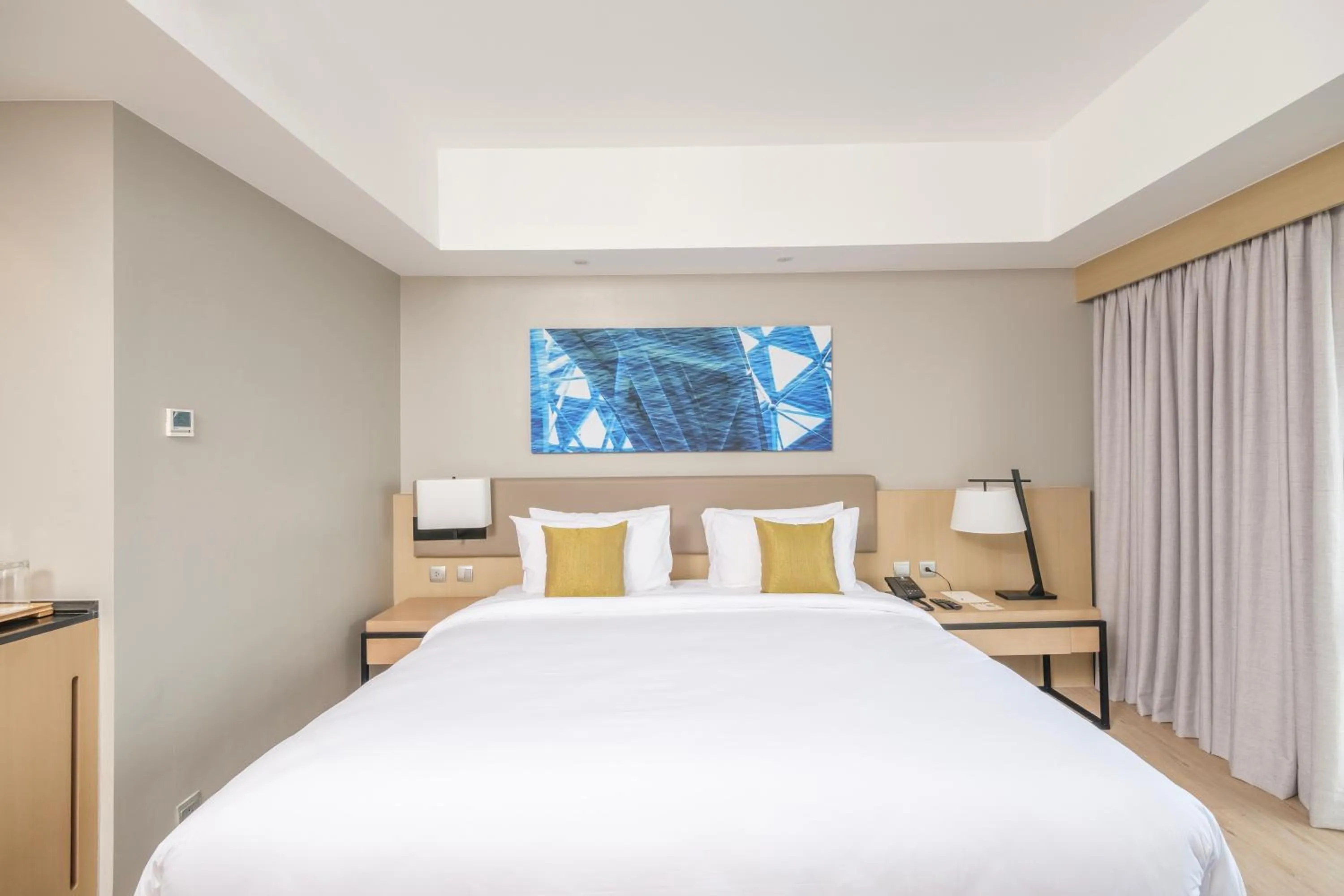 Bed in Seda Manila Bay