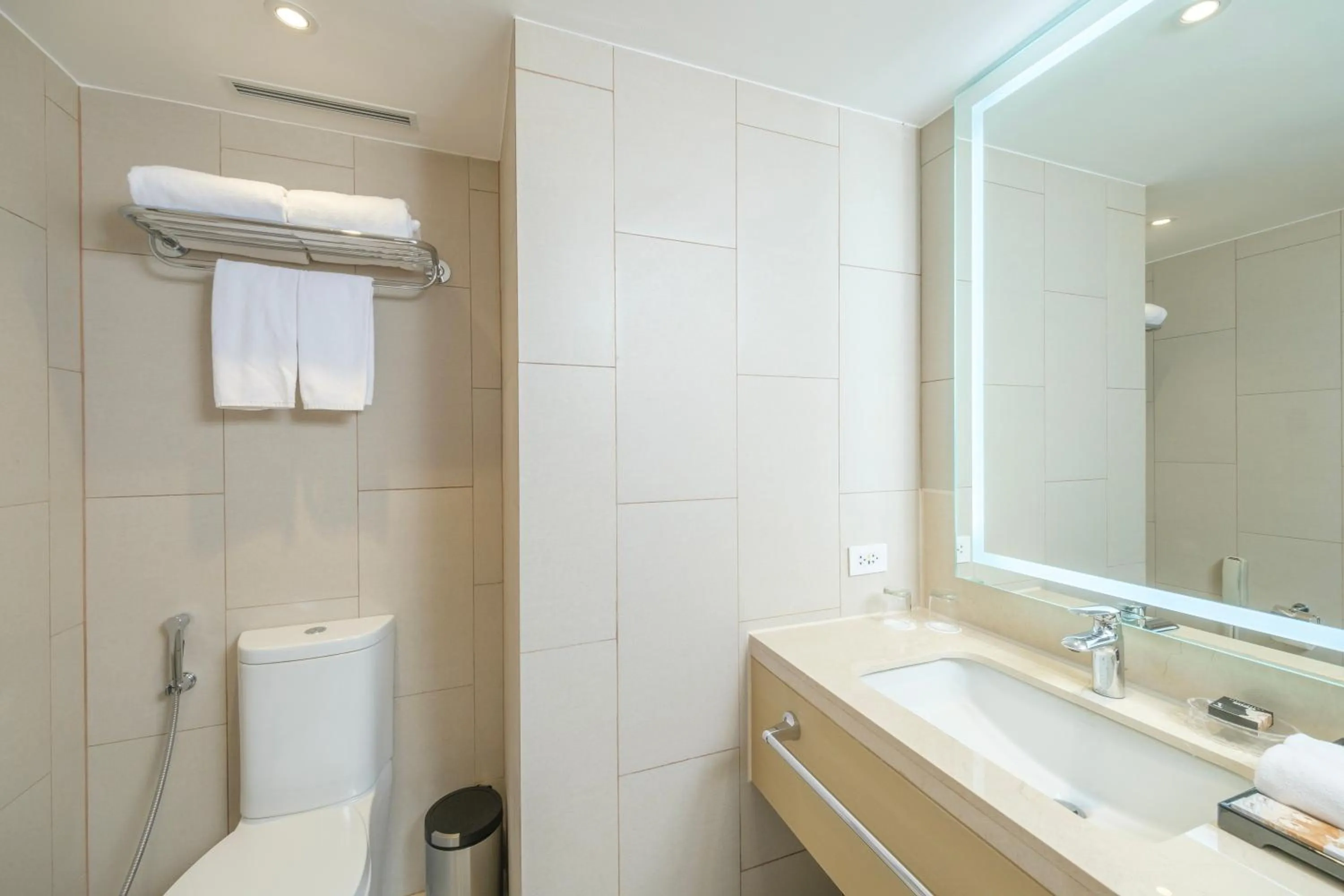 Bathroom in Seda Manila Bay