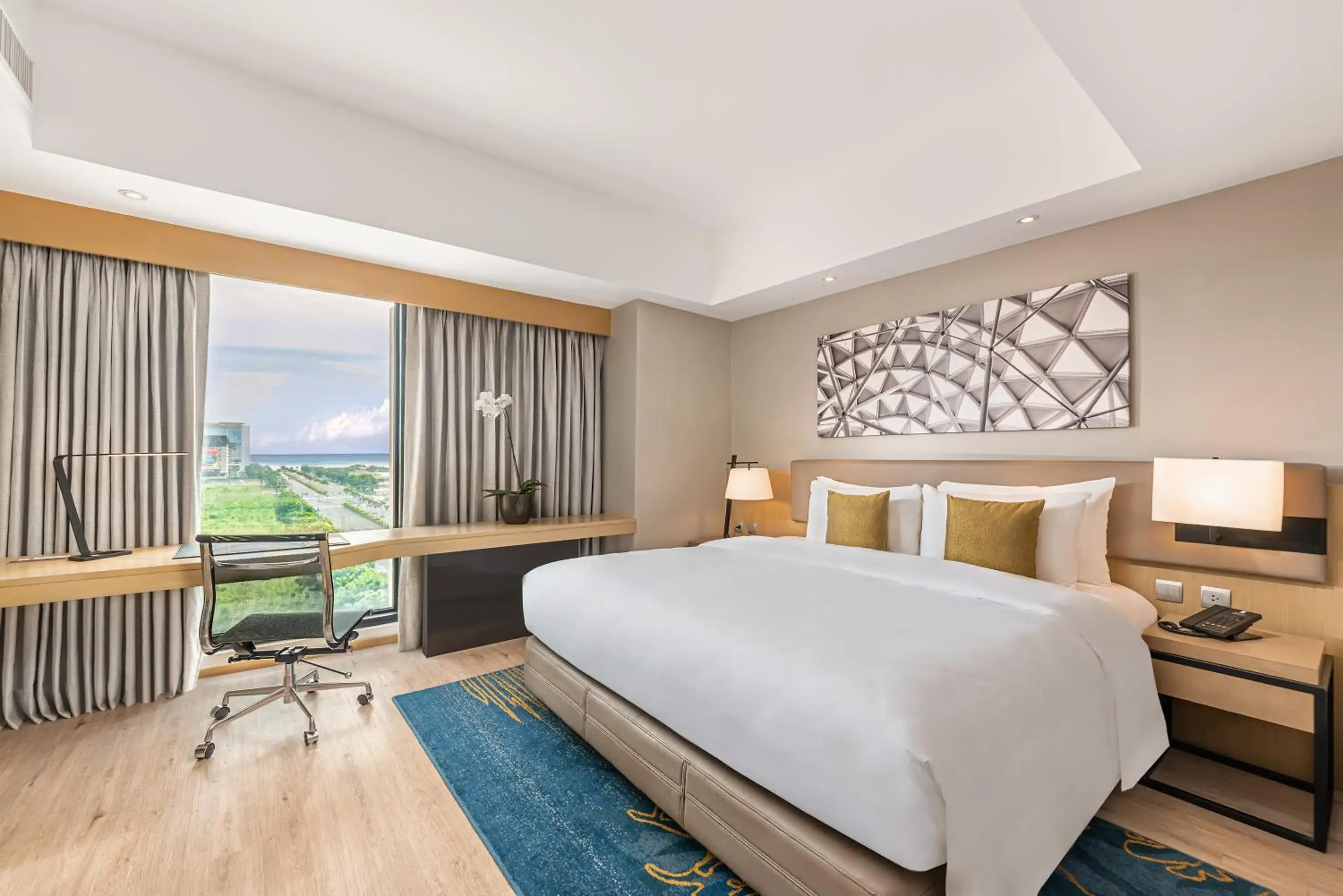 One-Bedroom Suite with 1 King Bed and Club Access in Seda Manila Bay near Ayala Malls One-Bedroom Suite with 1 King Bed and Club Access in Seda Manila Bay near Ayala Malls