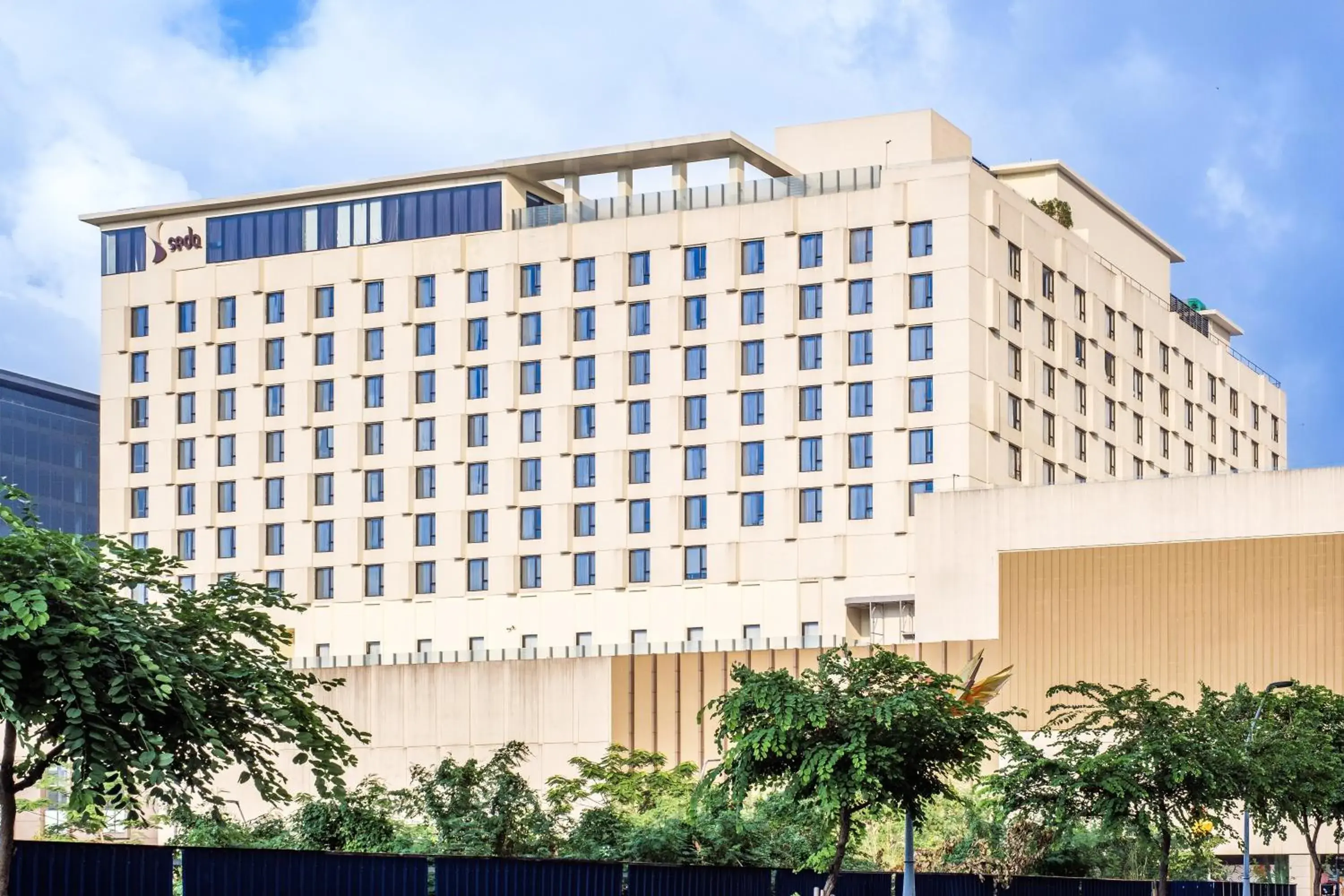 Property building in Seda Manila Bay Property building in Seda Manila Bay