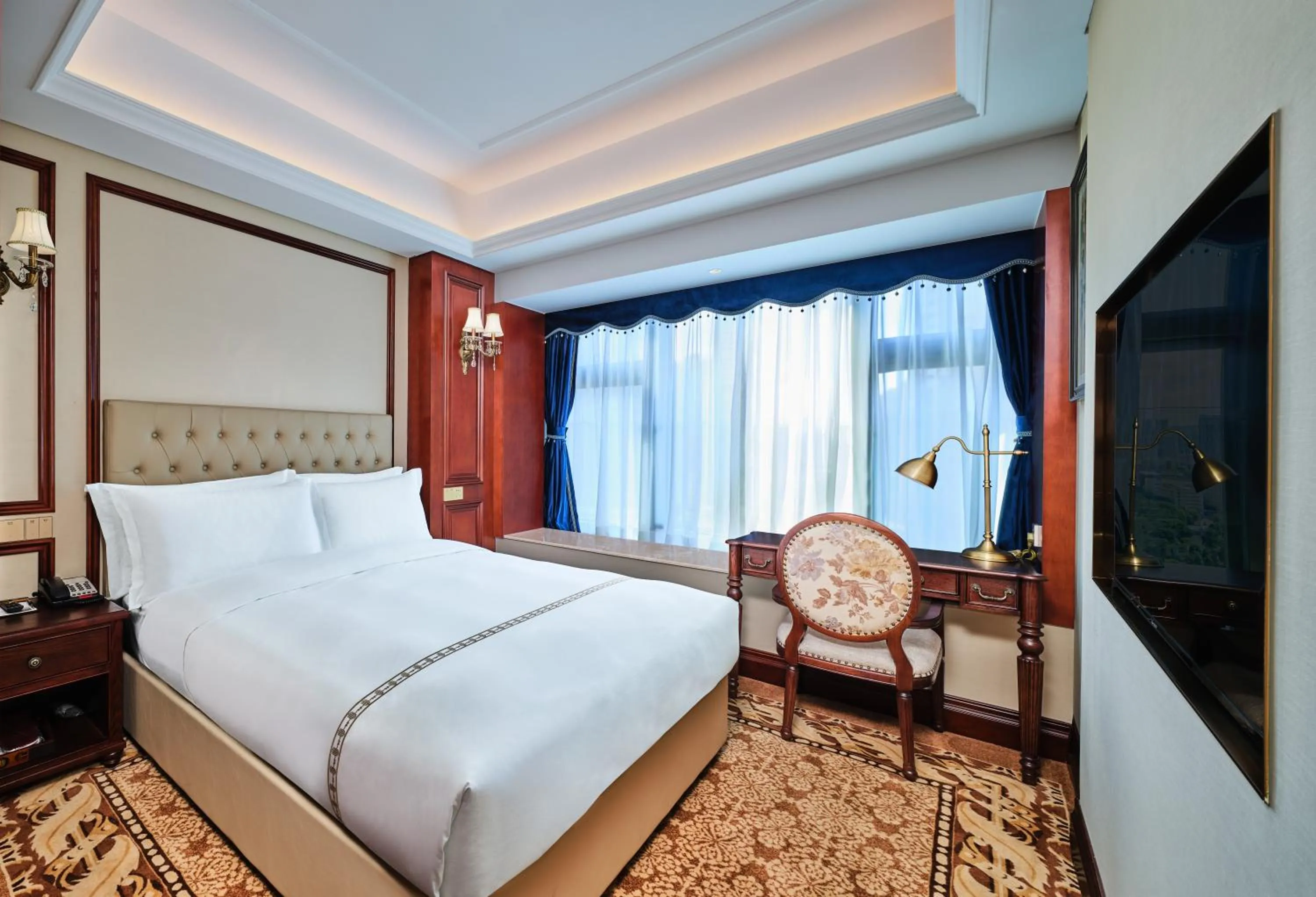 Bedroom, Bed in Guangming CIMC Executive Hotel Shenzhen