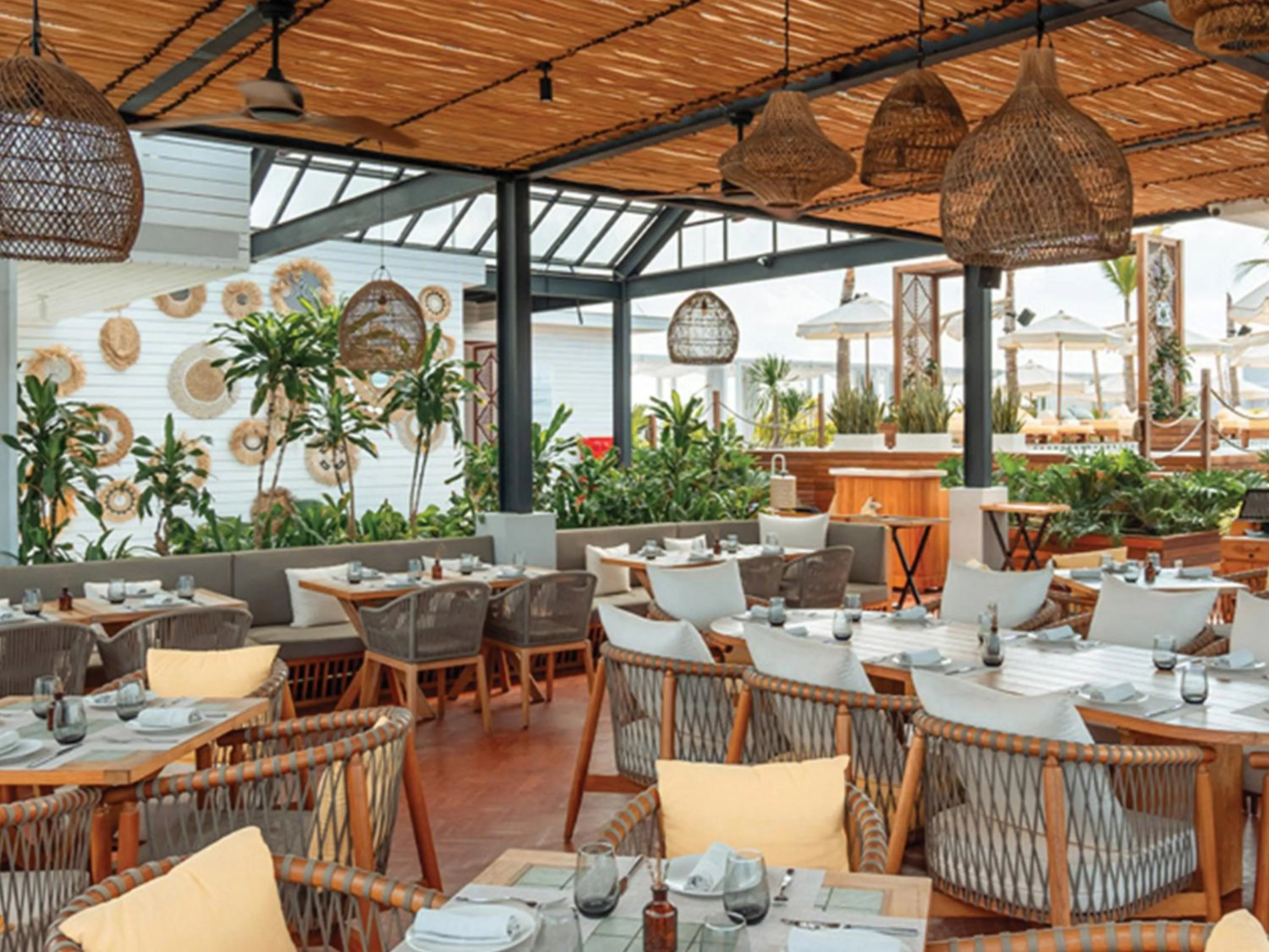 Restaurant/places to eat in Secana Beachtown Resort & Villas