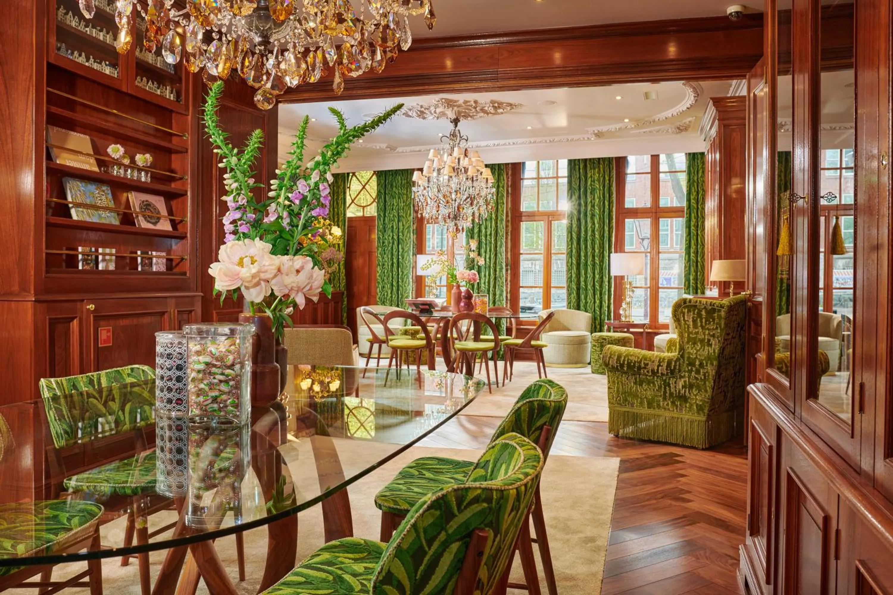 Property building in Hotel Estheréa